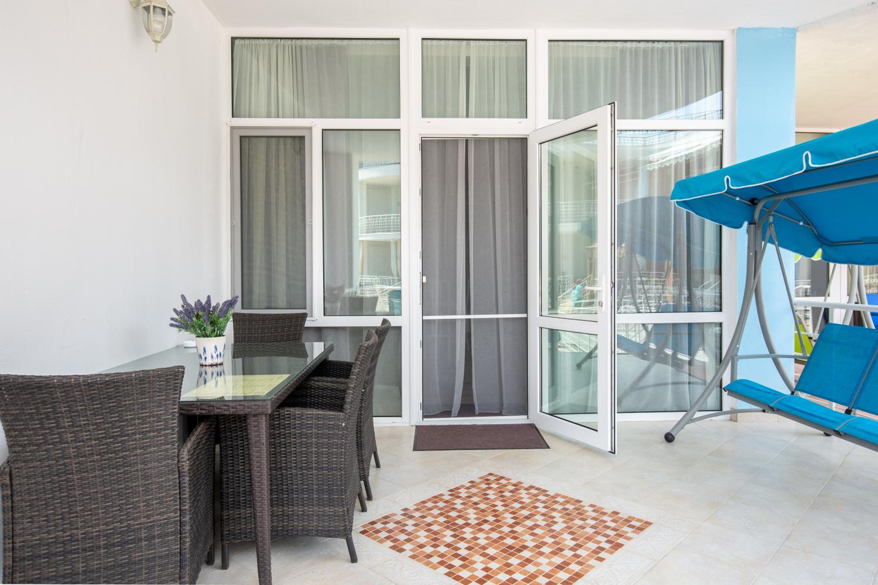 Apartment with Sea View photo 2