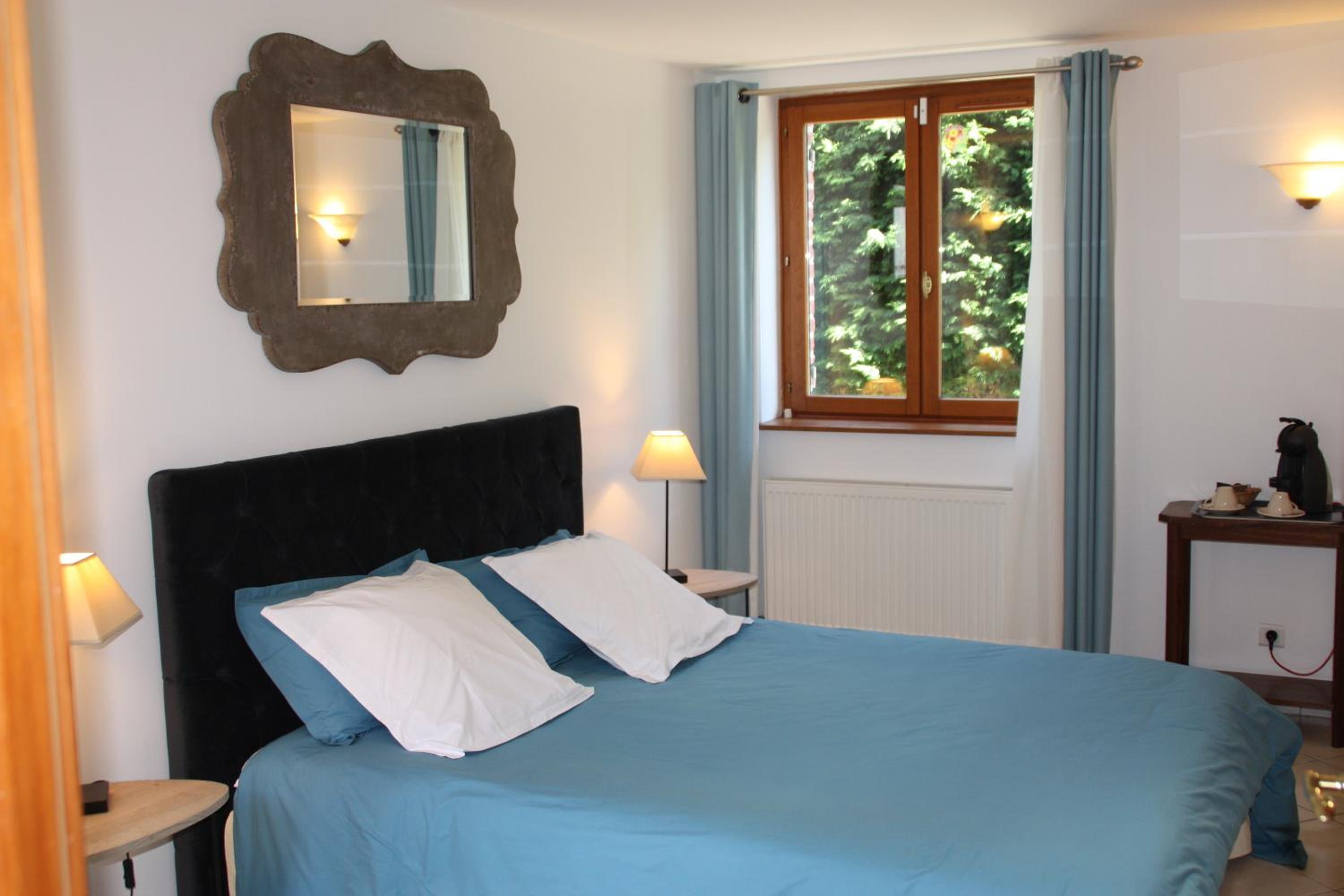Double Room with Private External Bathroom photo 2
