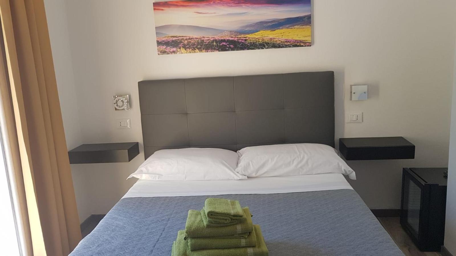 Economy Double Room photo 2