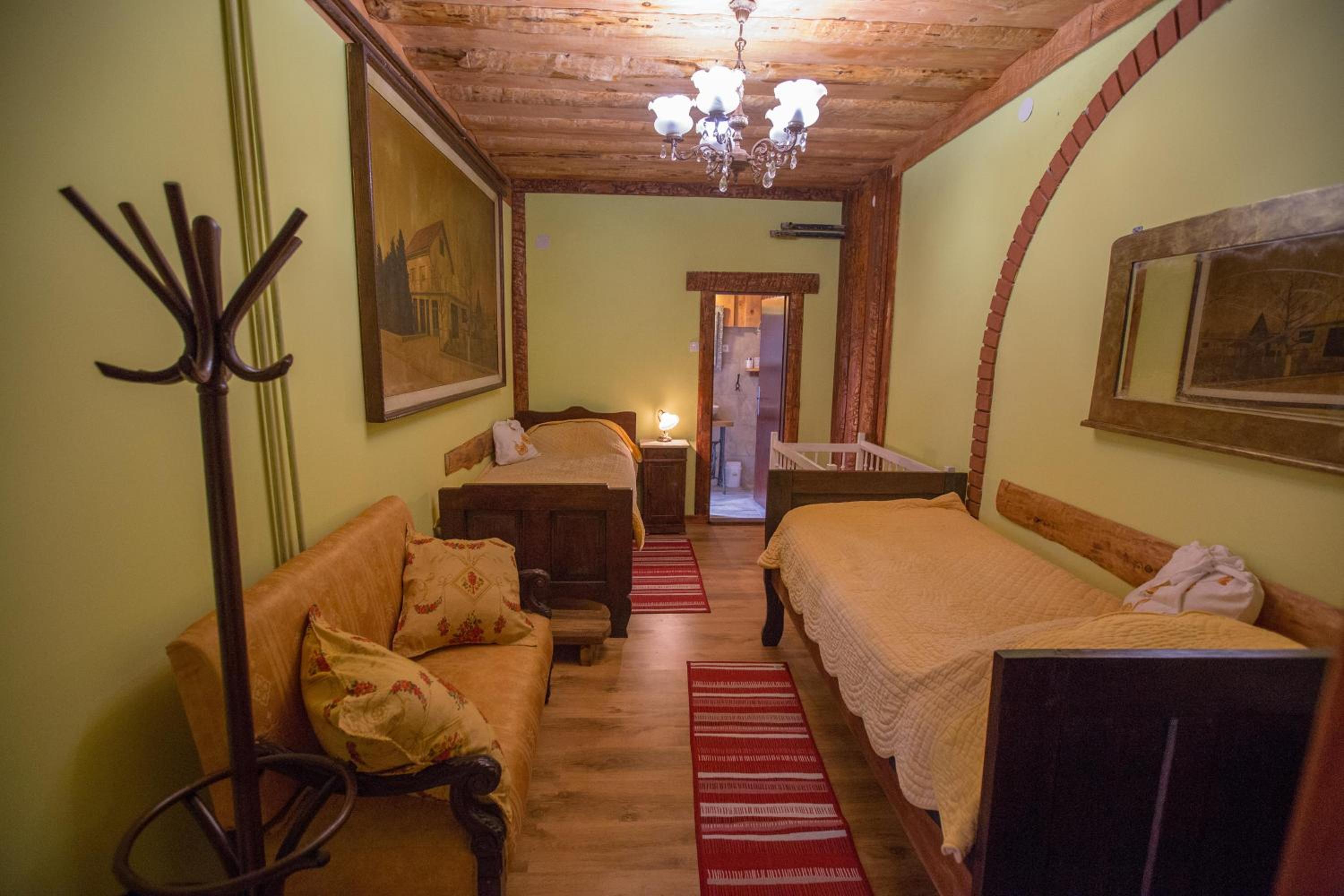 Studio Apartment - Photo 7
