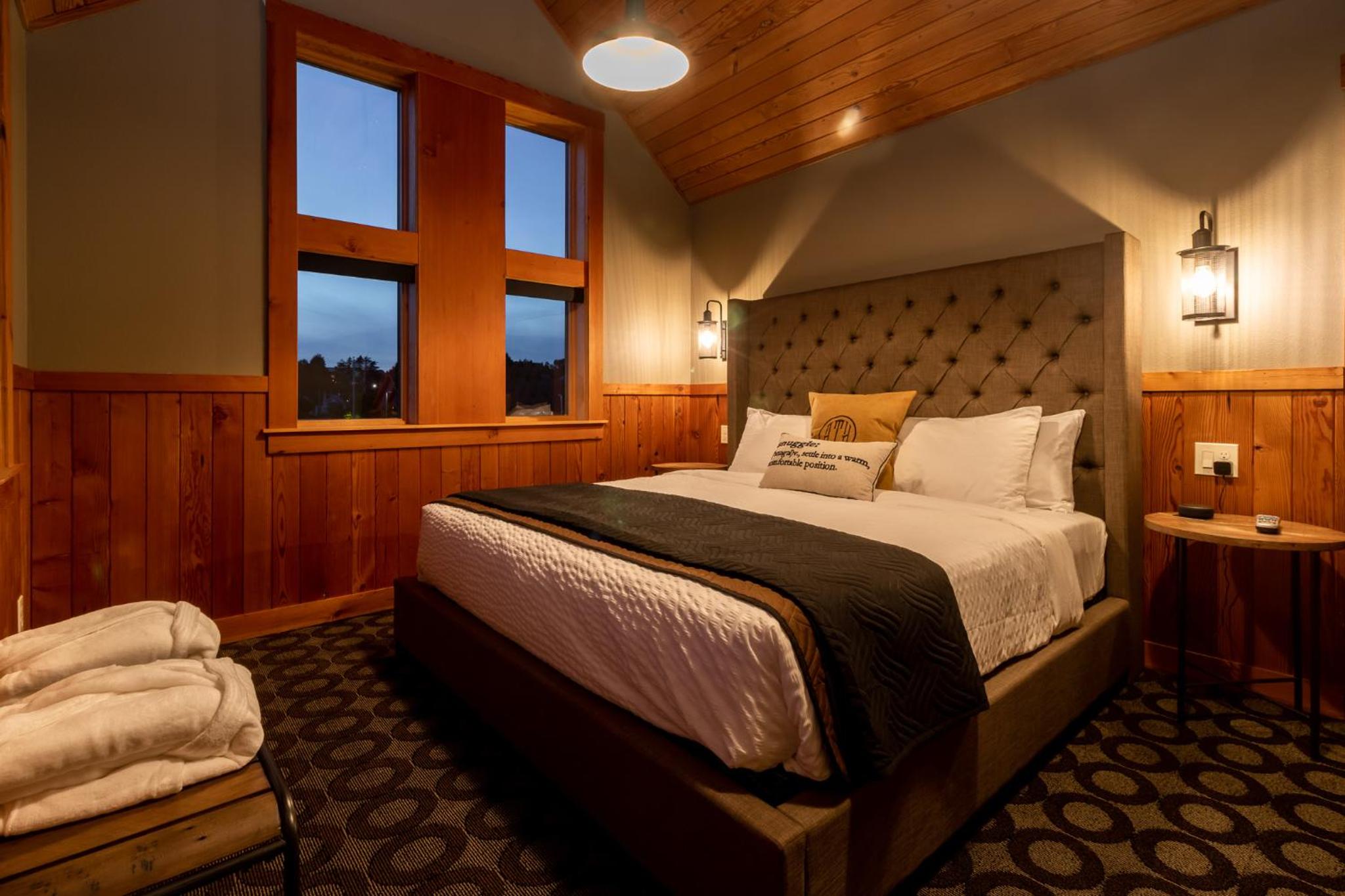 Deluxe King Suite