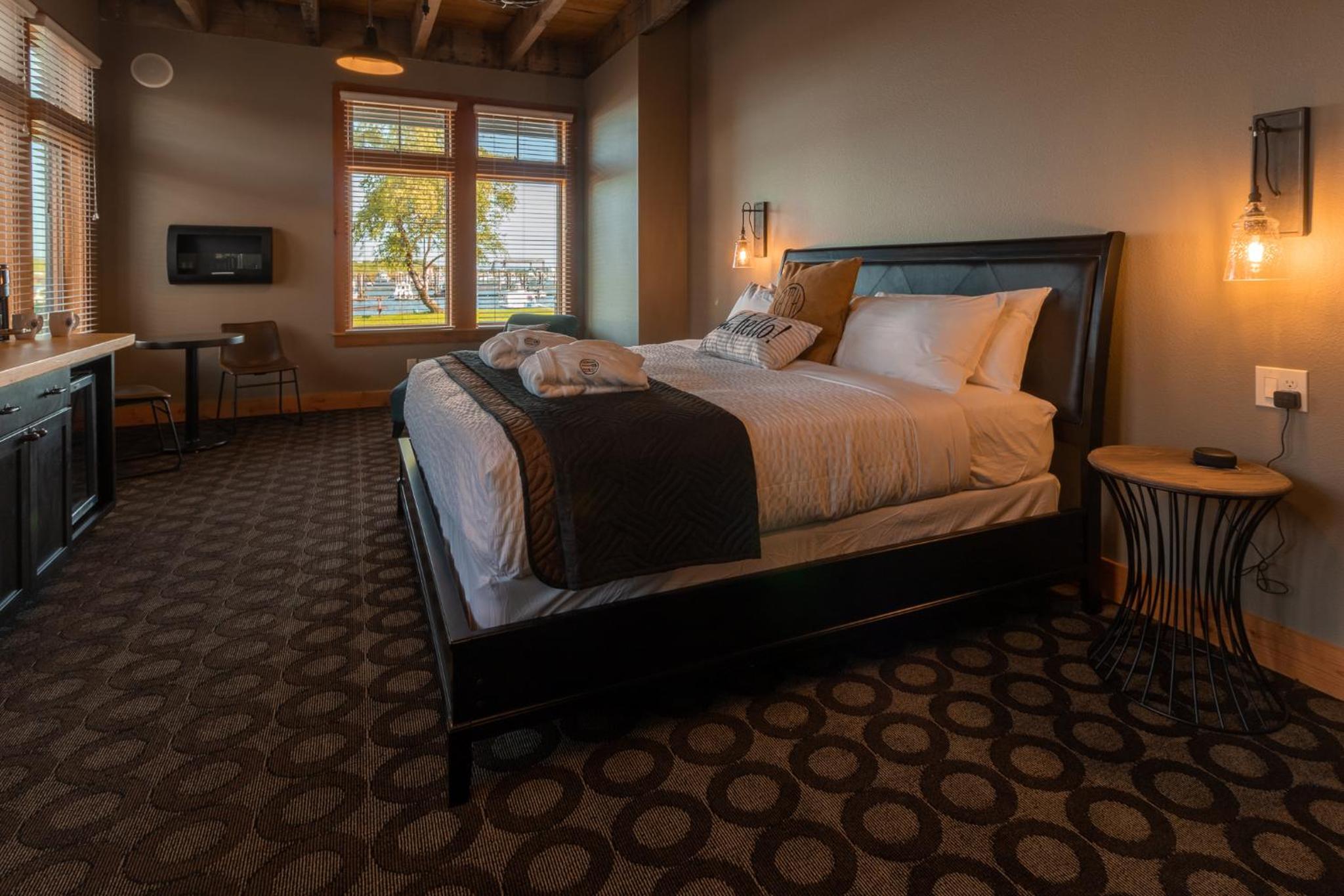 Deluxe King Room