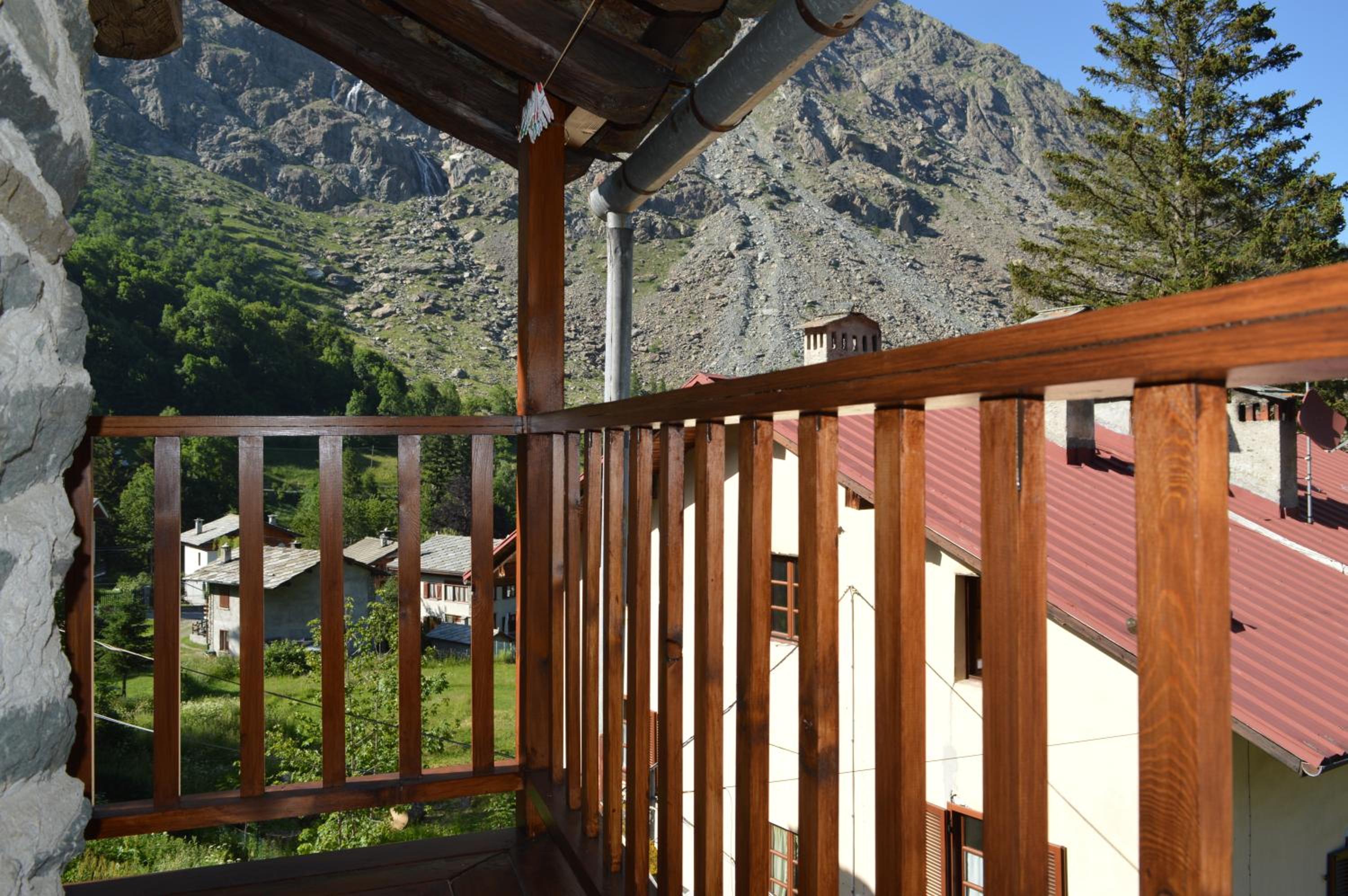 Apartment with Terrace - Photo 27