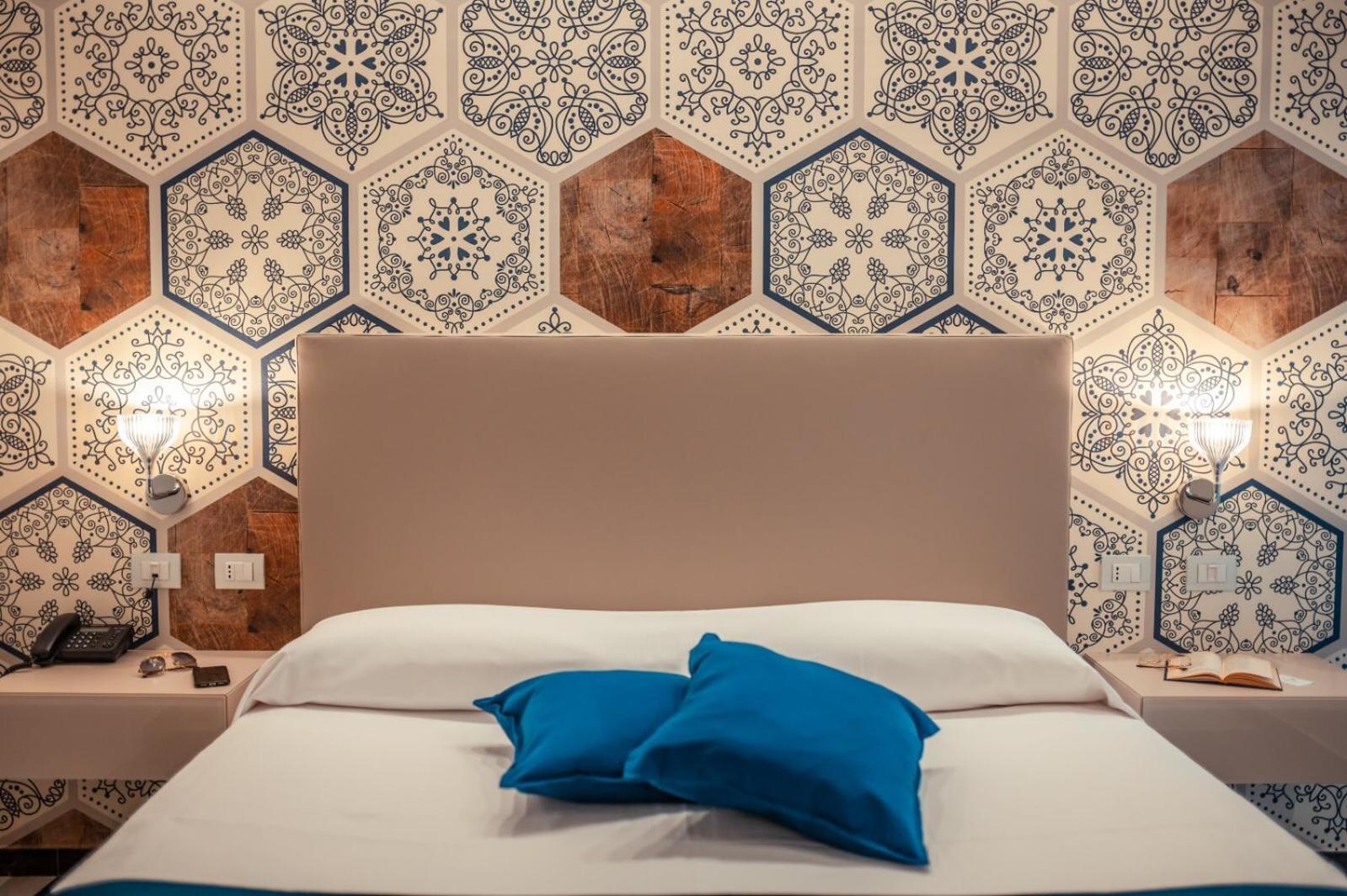 Classic Double Room - Photo 9