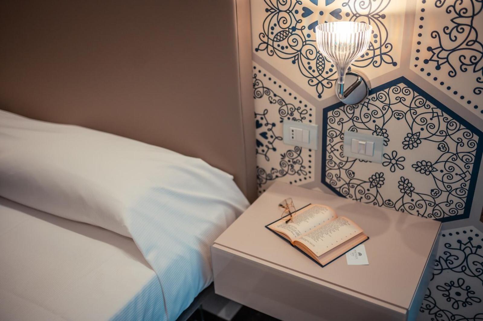 Classic Double Room - Photo 7