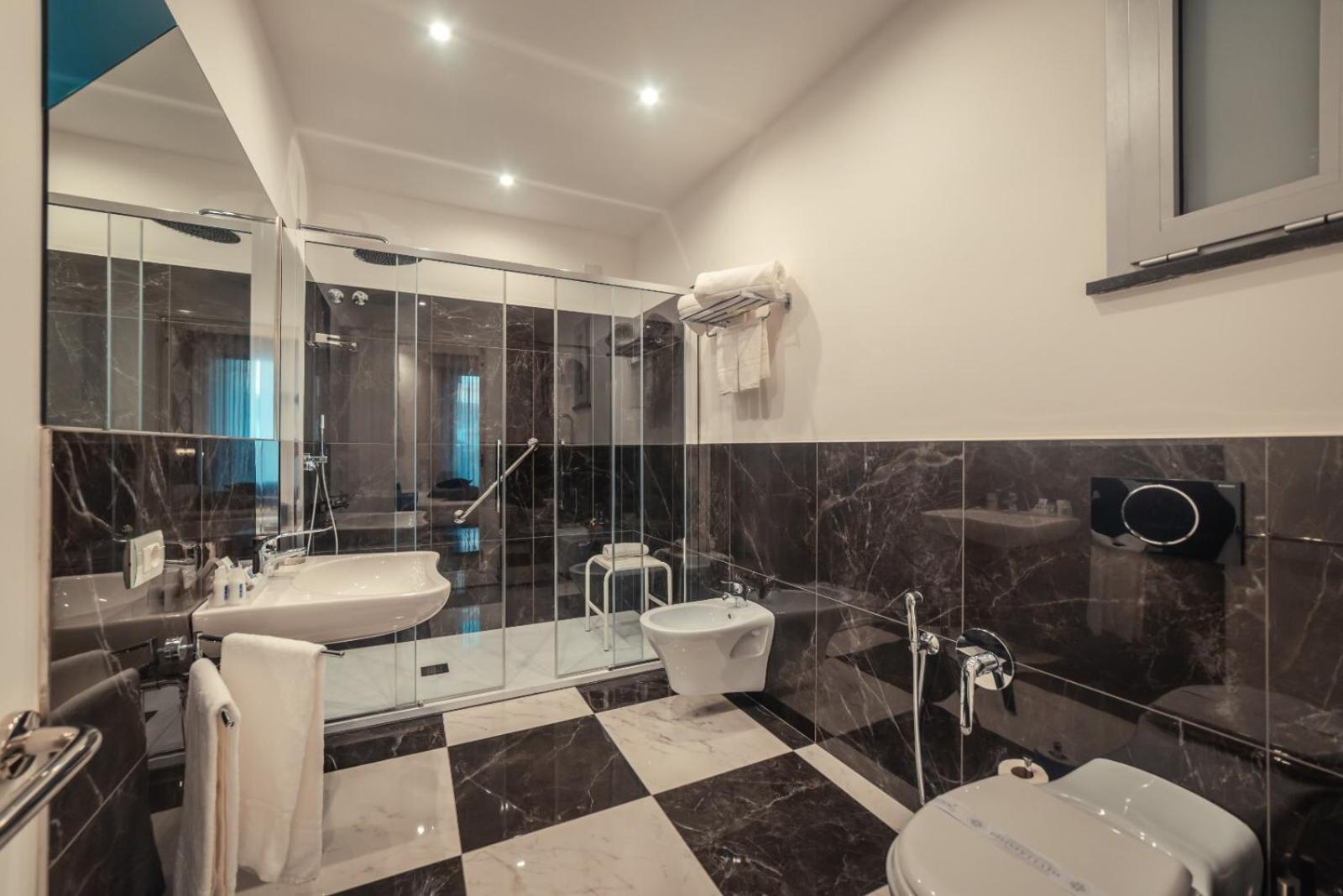 Classic Double Room - Photo 3
