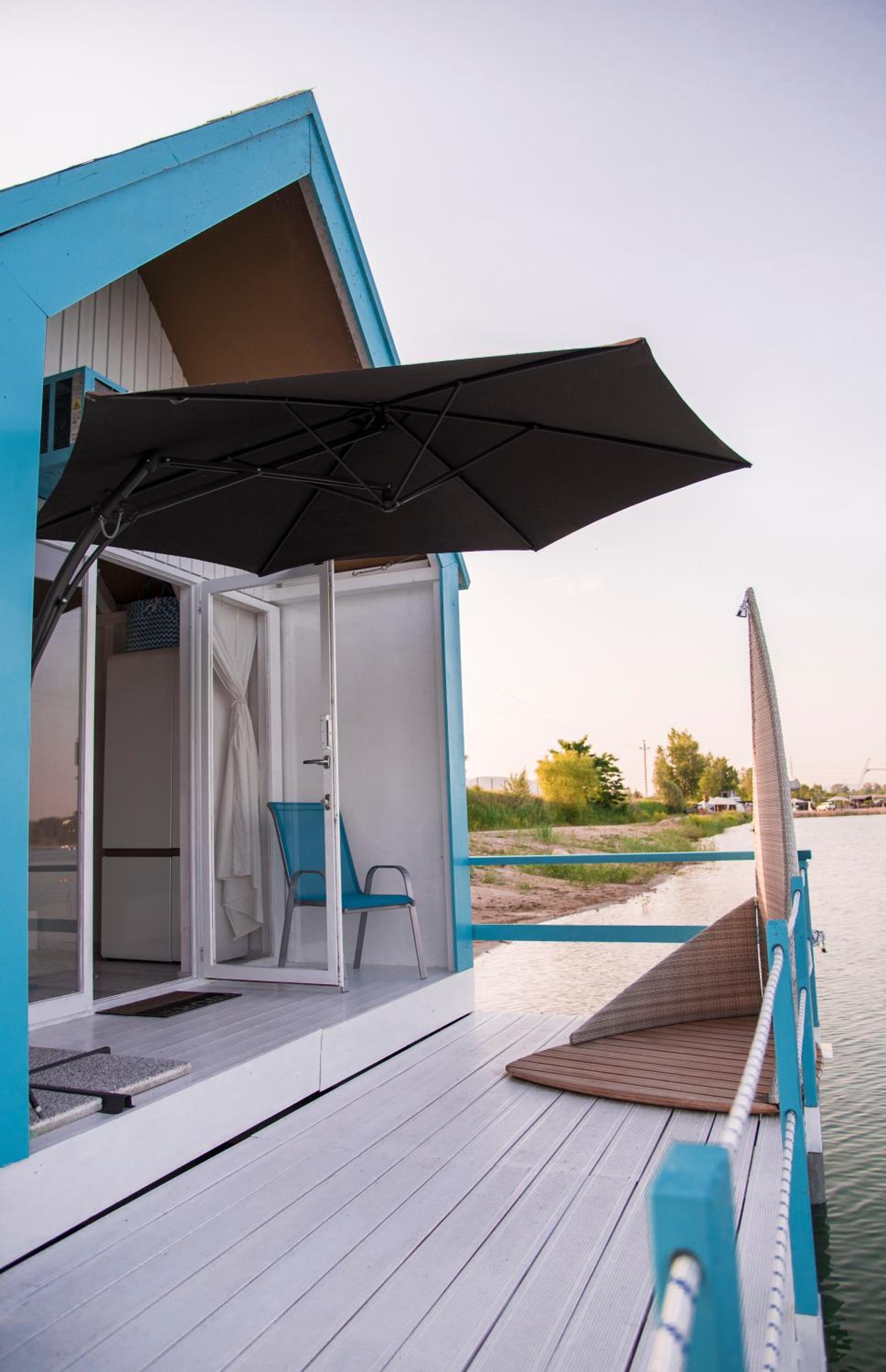 Double Room with Lake View - Photo 7
