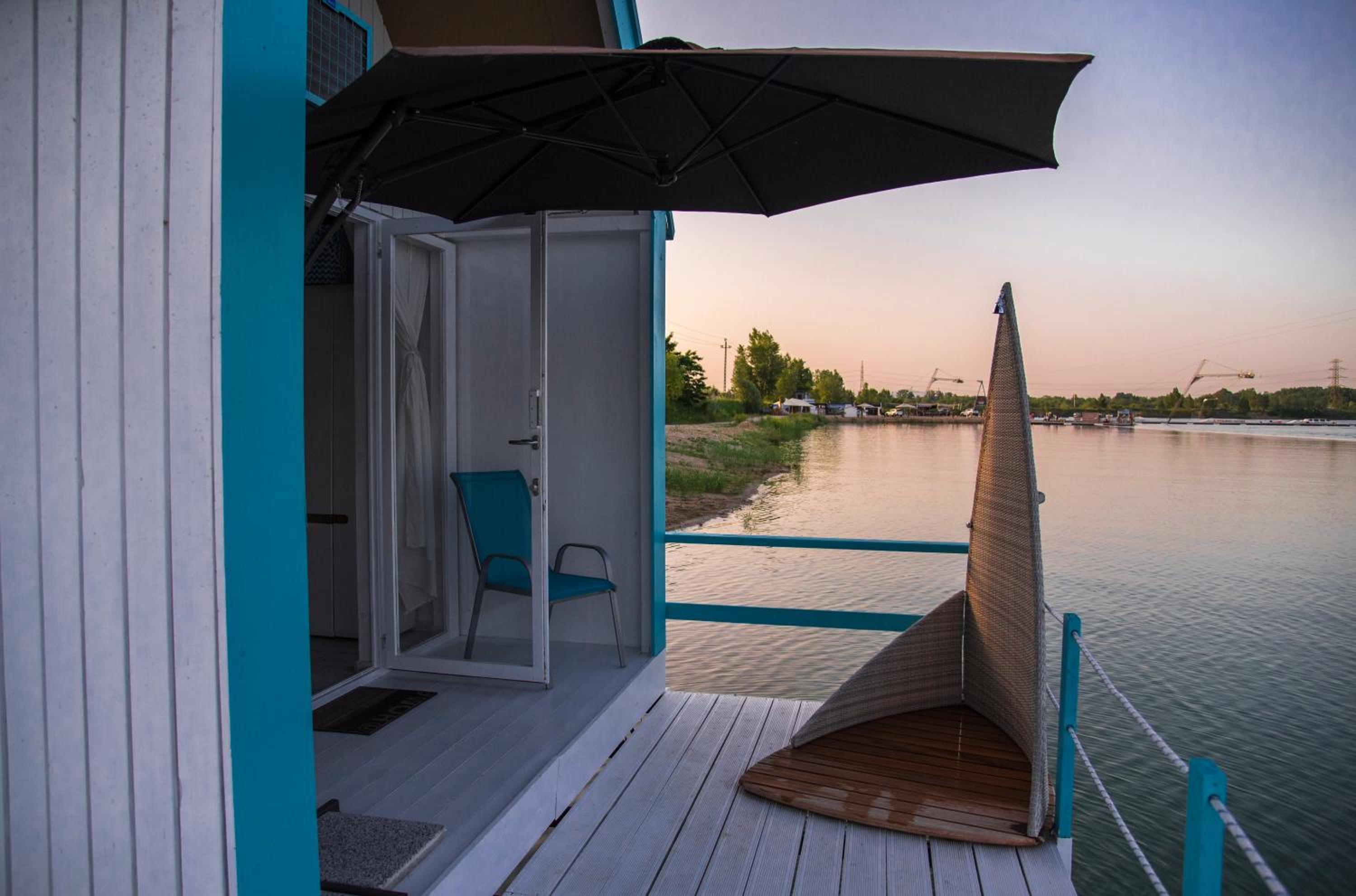Double Room with Lake View - Photo 2
