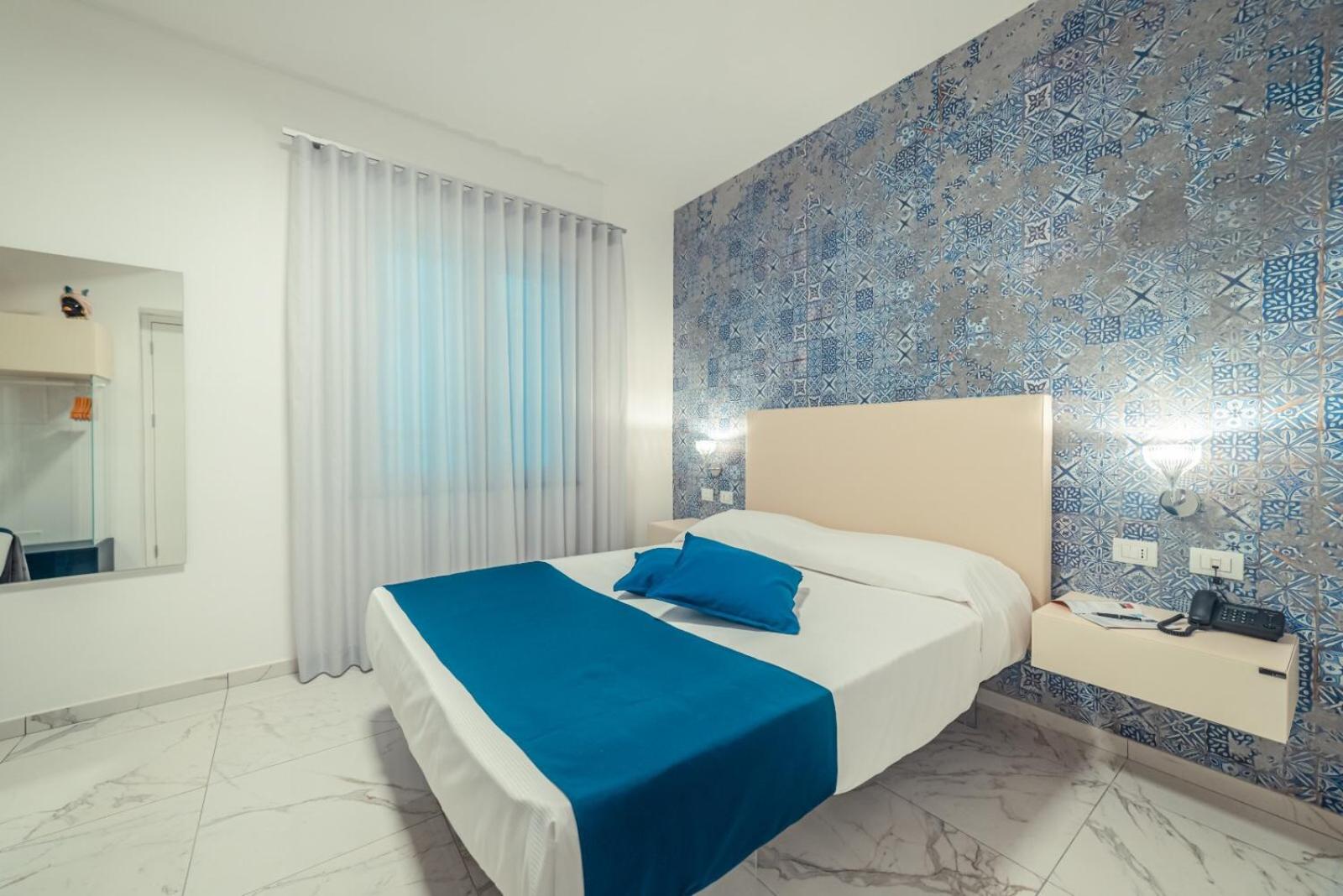 Business Double Room - Photo 9