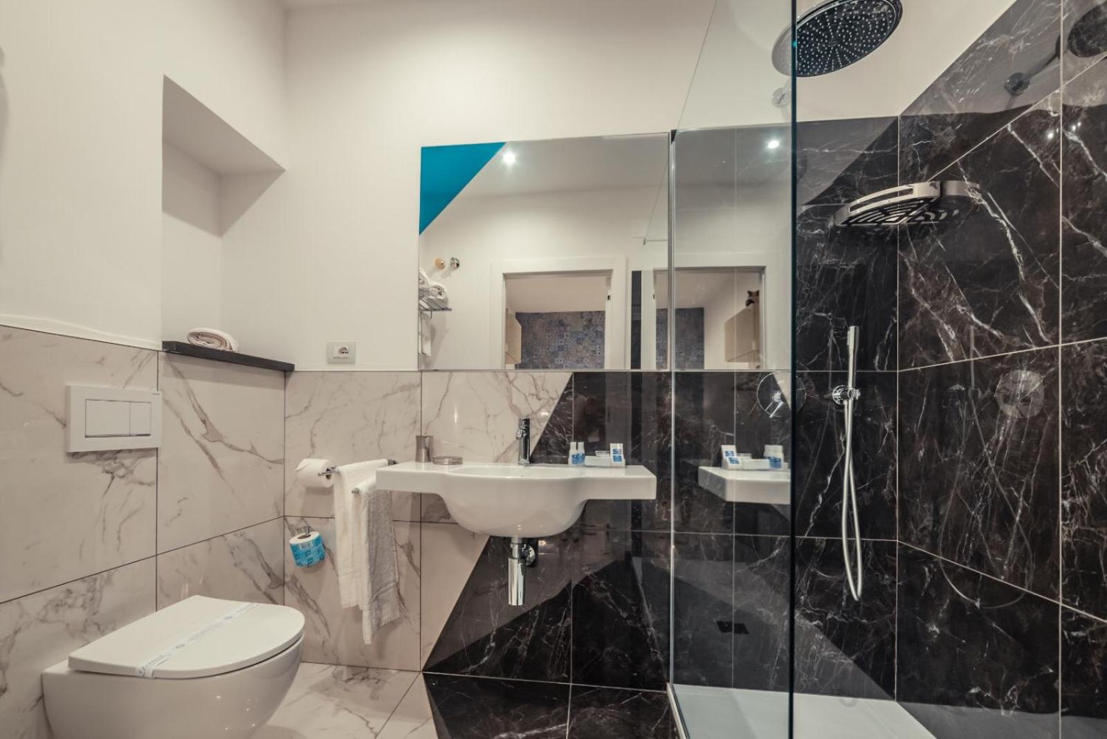 Business Double Room - Photo 4
