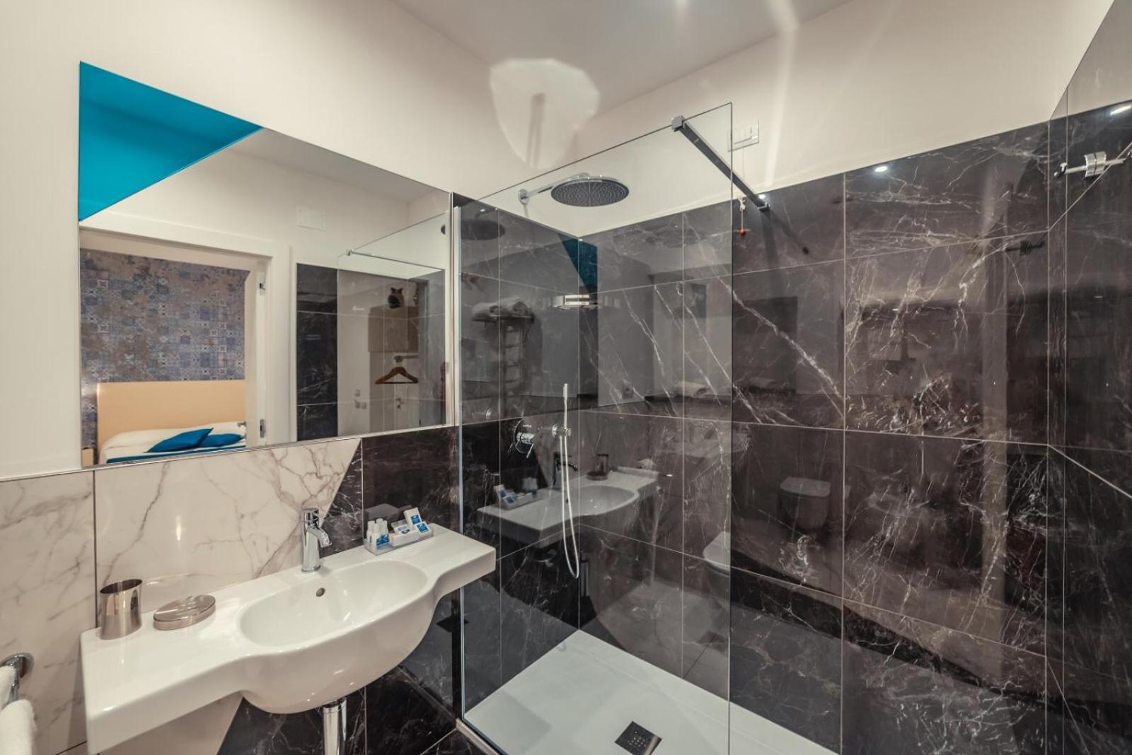 Business Double Room - Photo 5