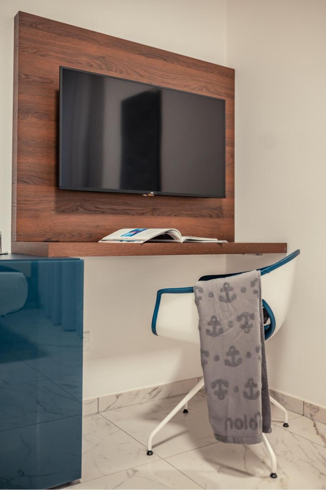 Business Double Room - Photo 7