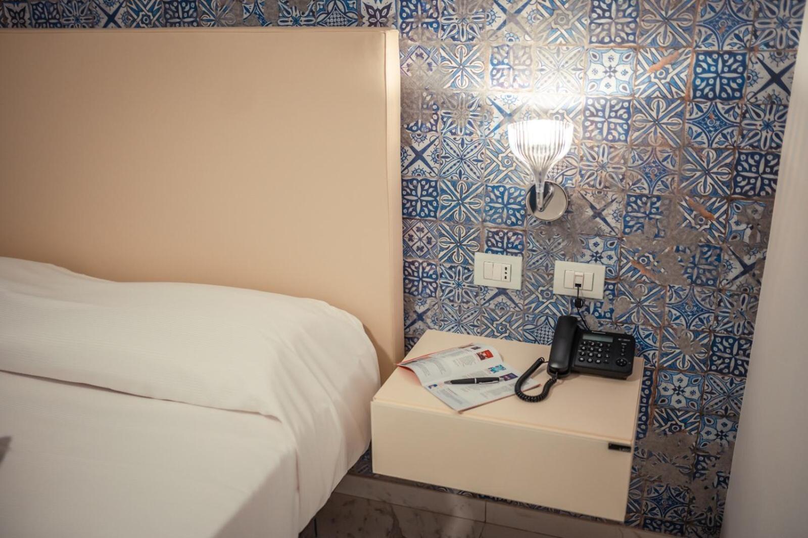 Business Double Room - Photo 2
