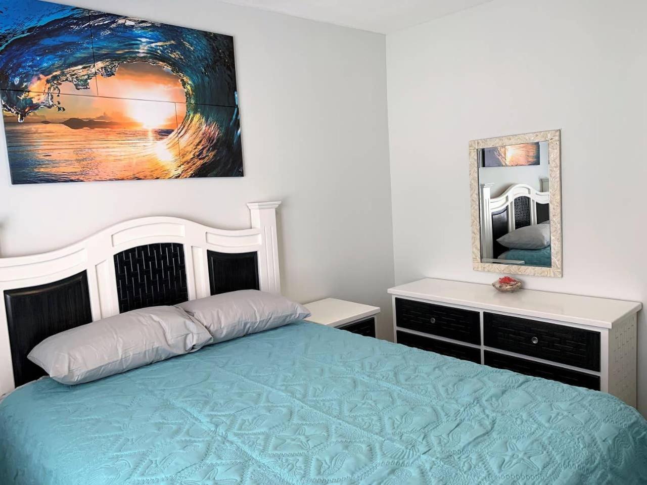 Two-Bedroom House - Photo 19