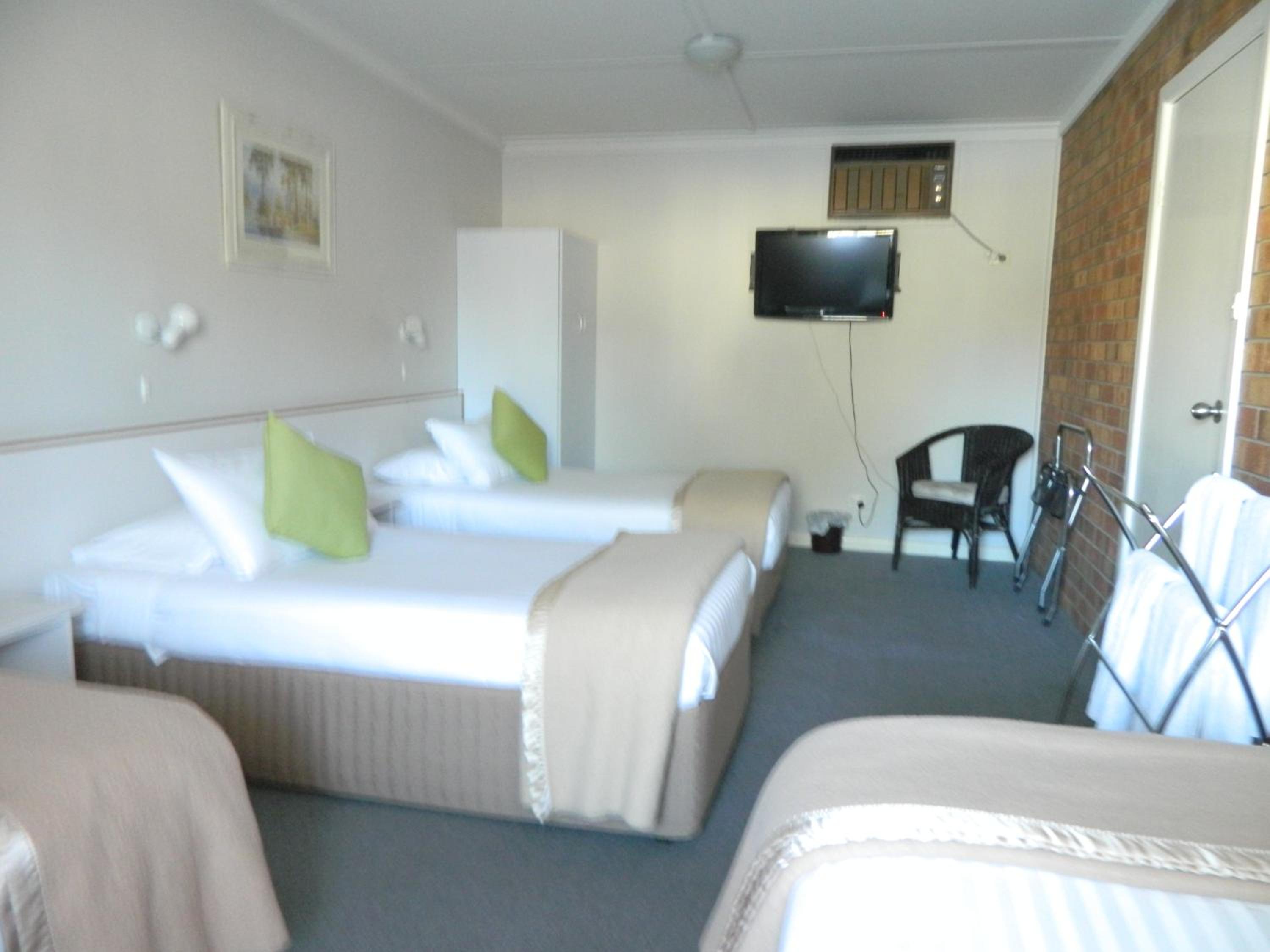 Two-Bedroom Suite - Photo 12
