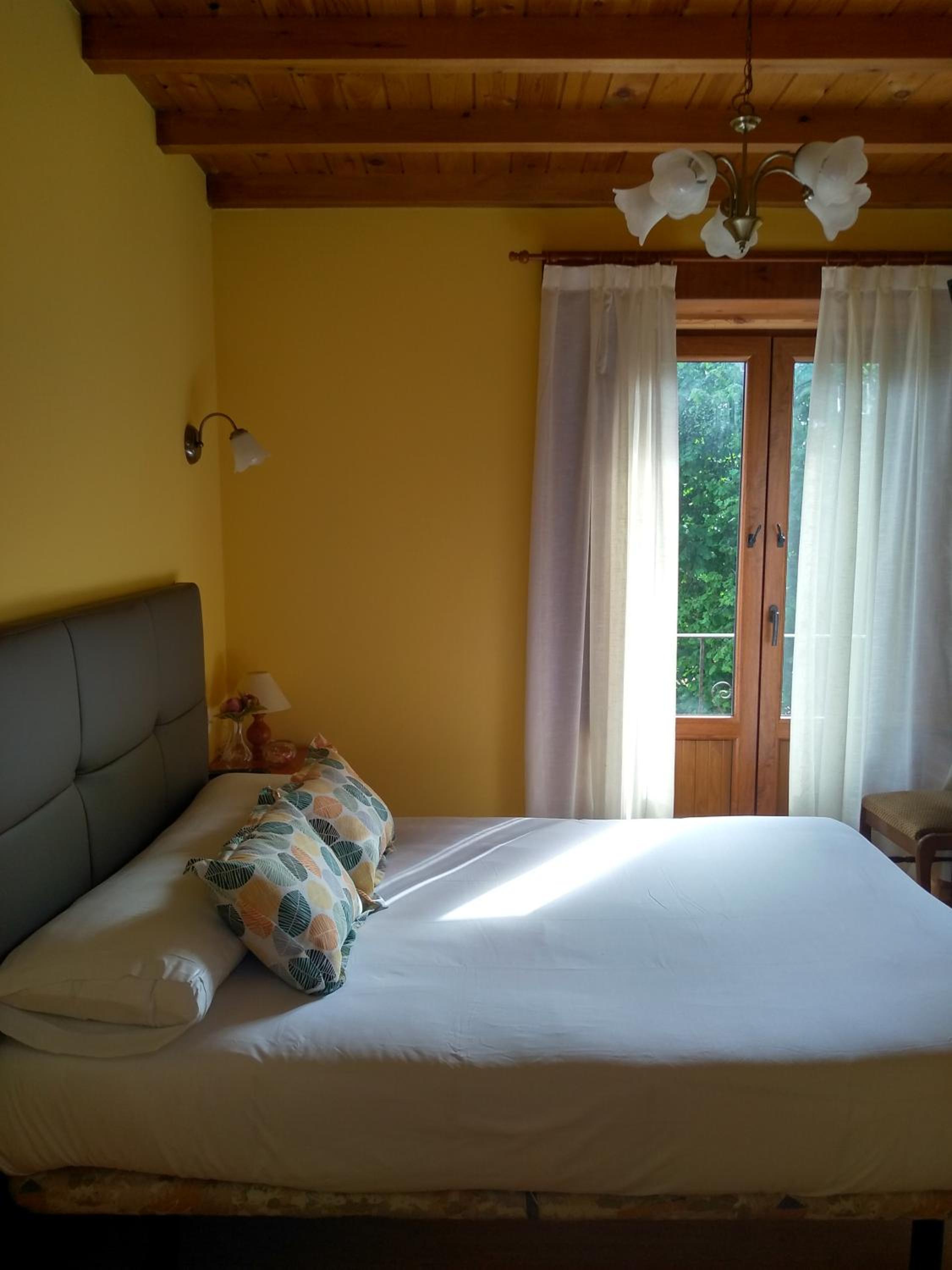 Two-Bedroom House - Photo 11