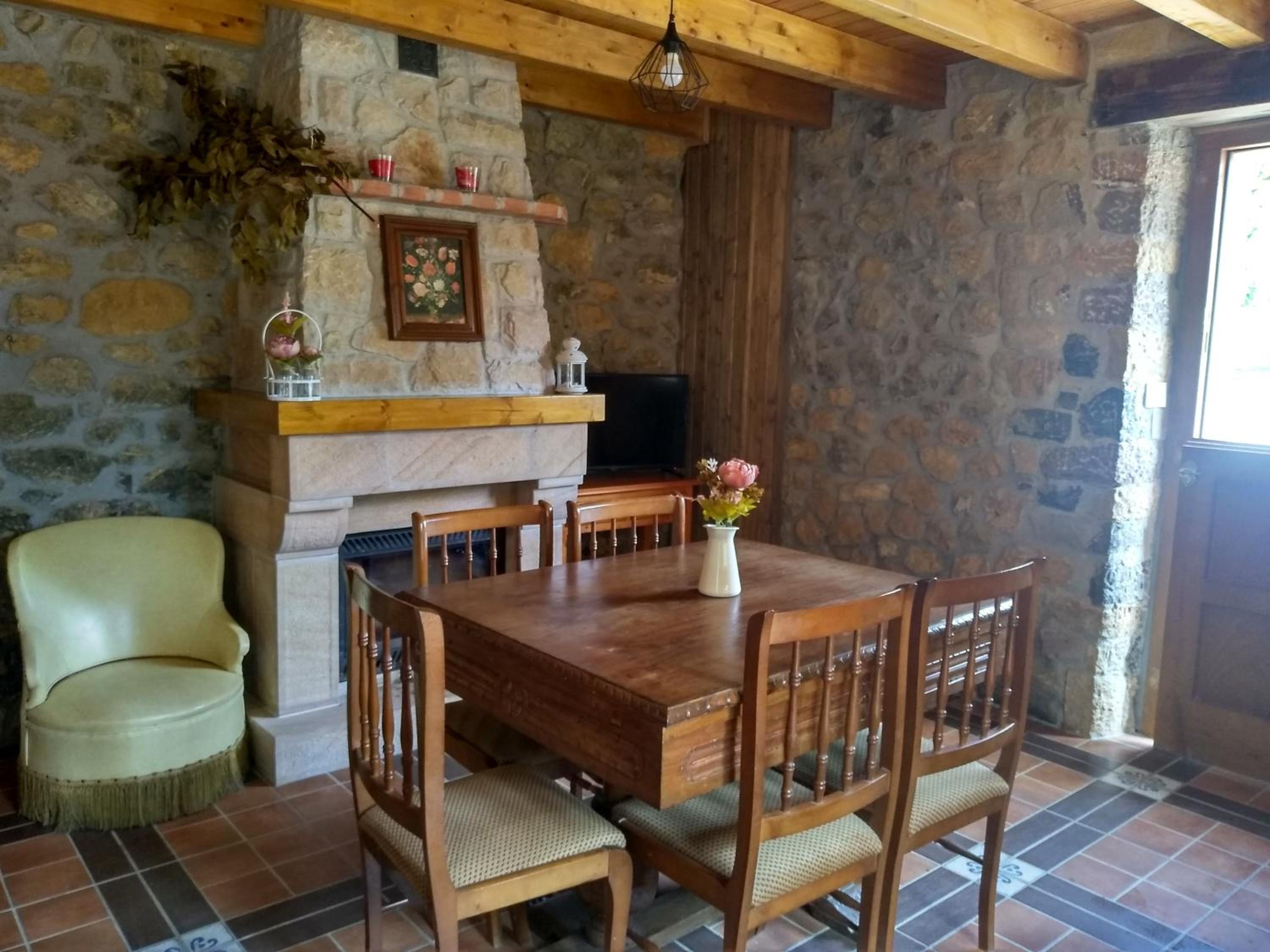 Two-Bedroom House - Photo 12
