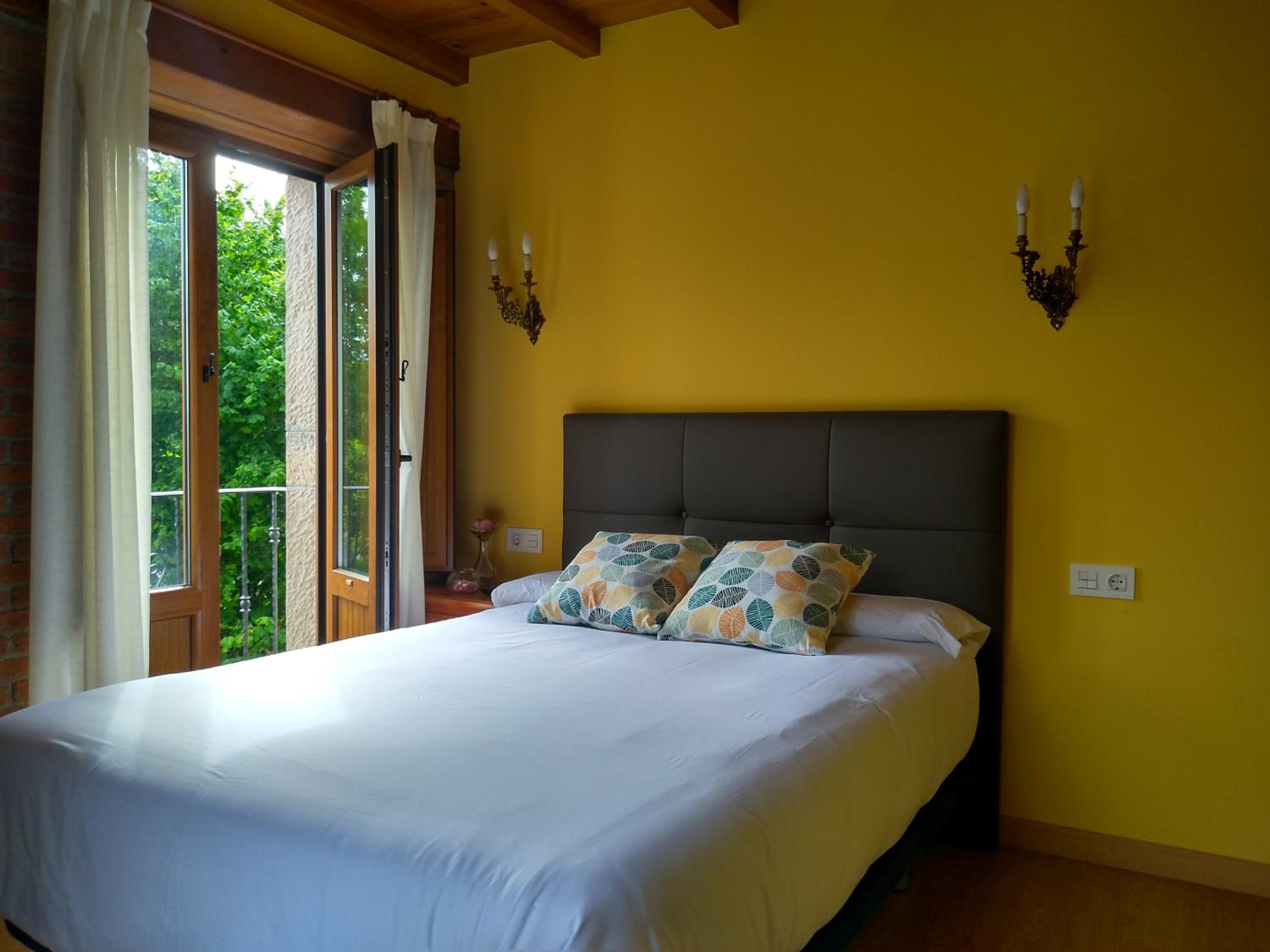 Two-Bedroom House - Photo 1