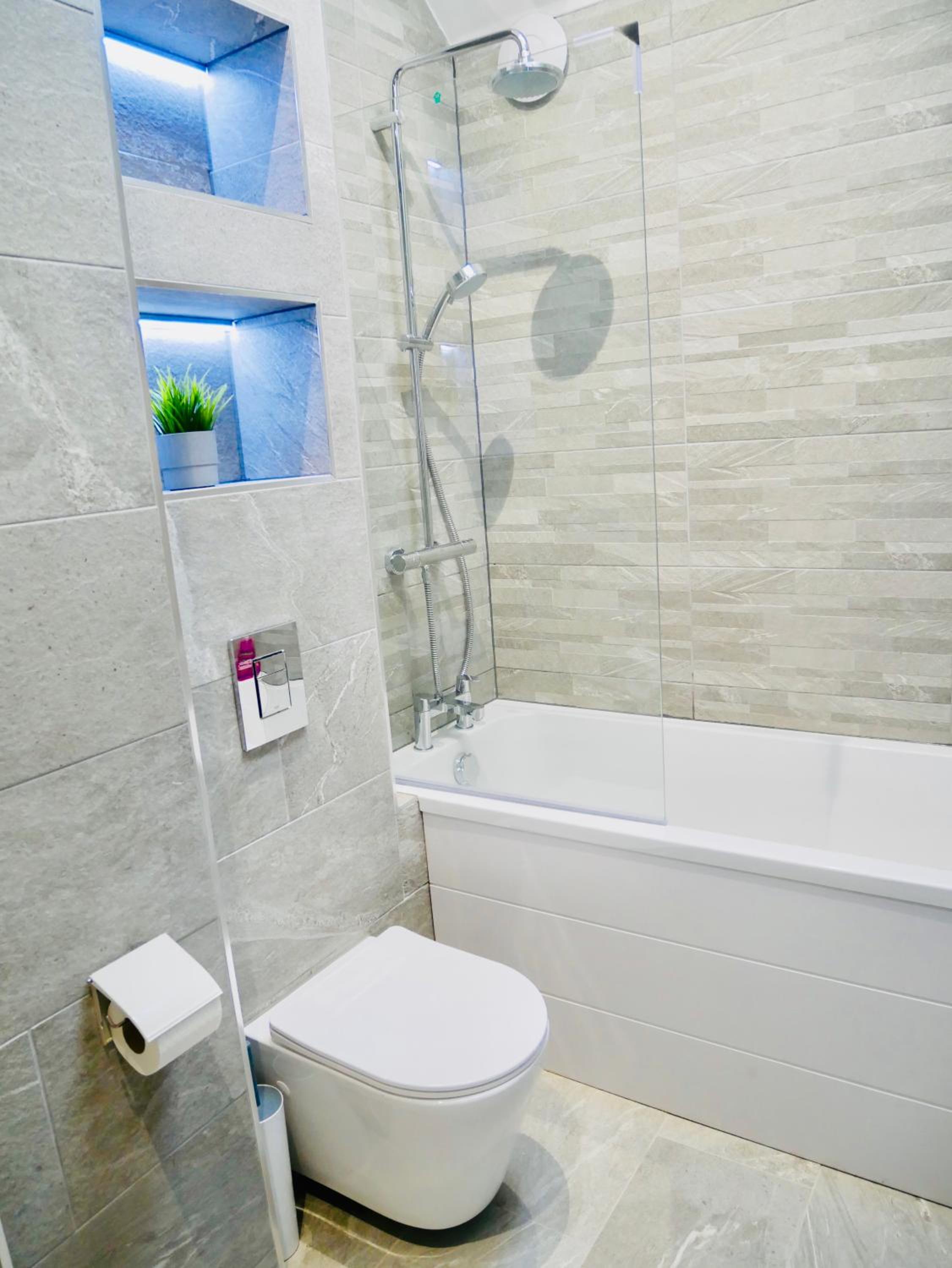 Three-Bedroom Apartment - Photo 7