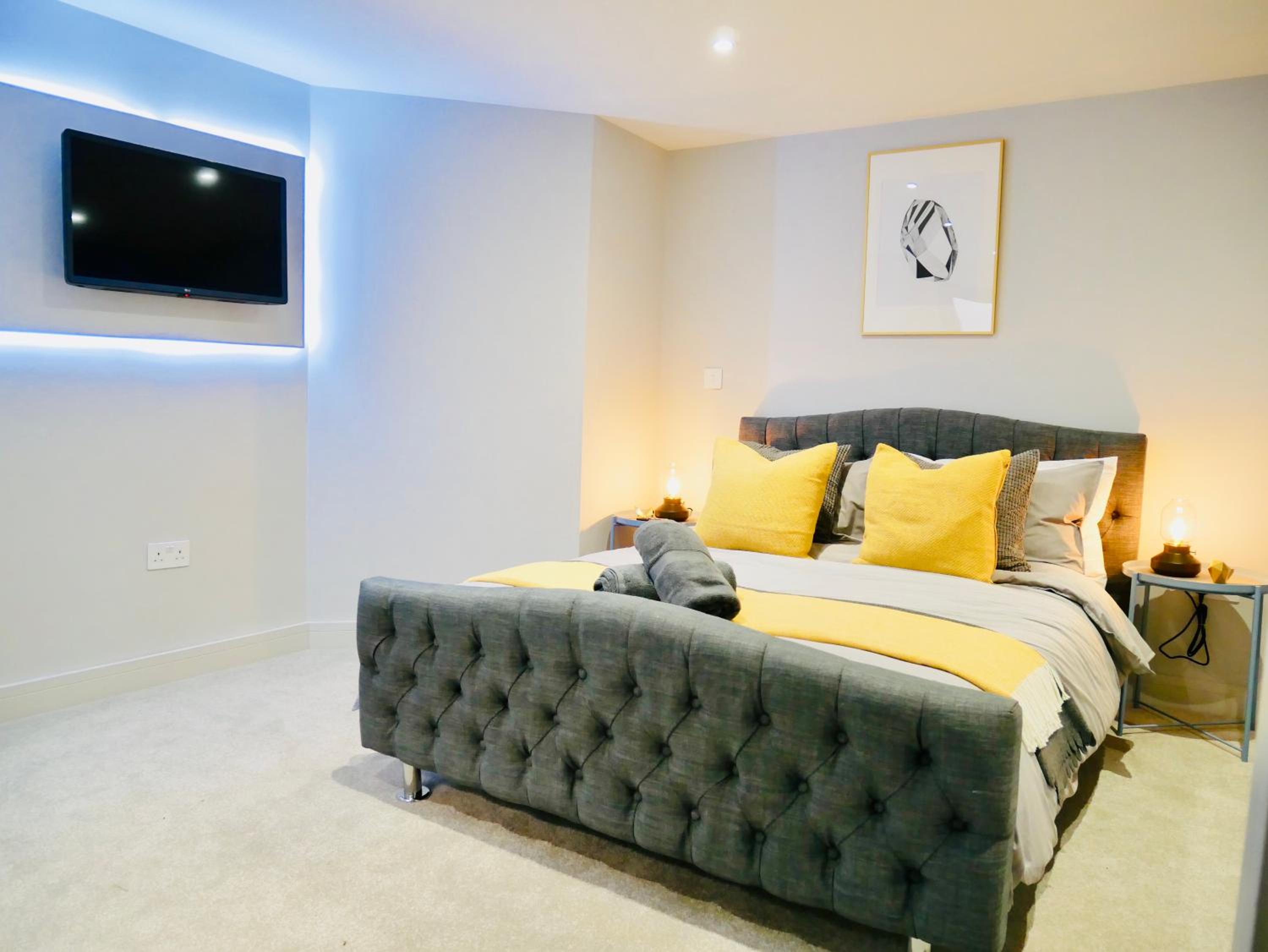 Three-Bedroom Apartment - Photo 12