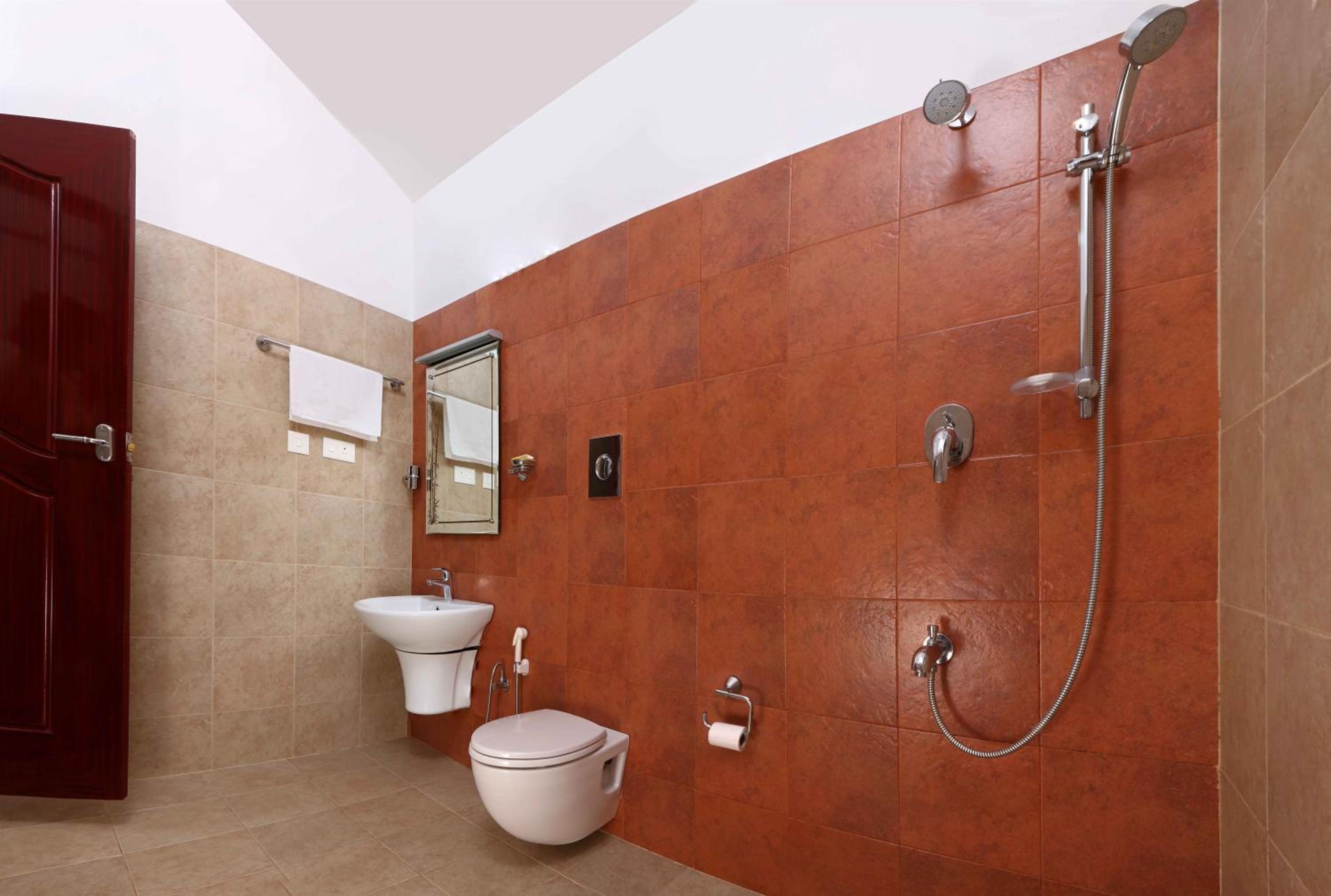 Lake View Exotic - Photo 6