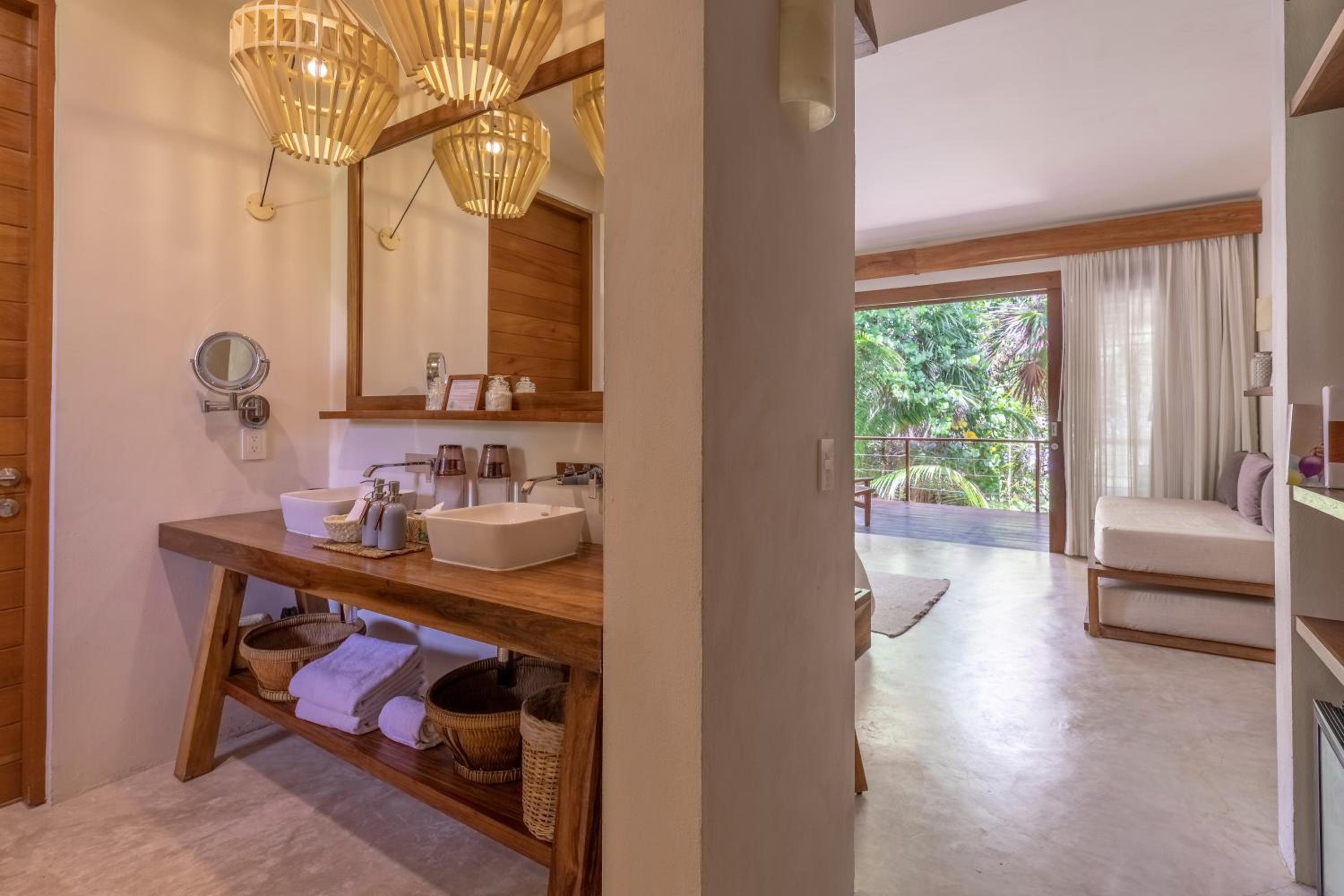 Garden view ground floor Suite with Plunge pool thumbnail 5