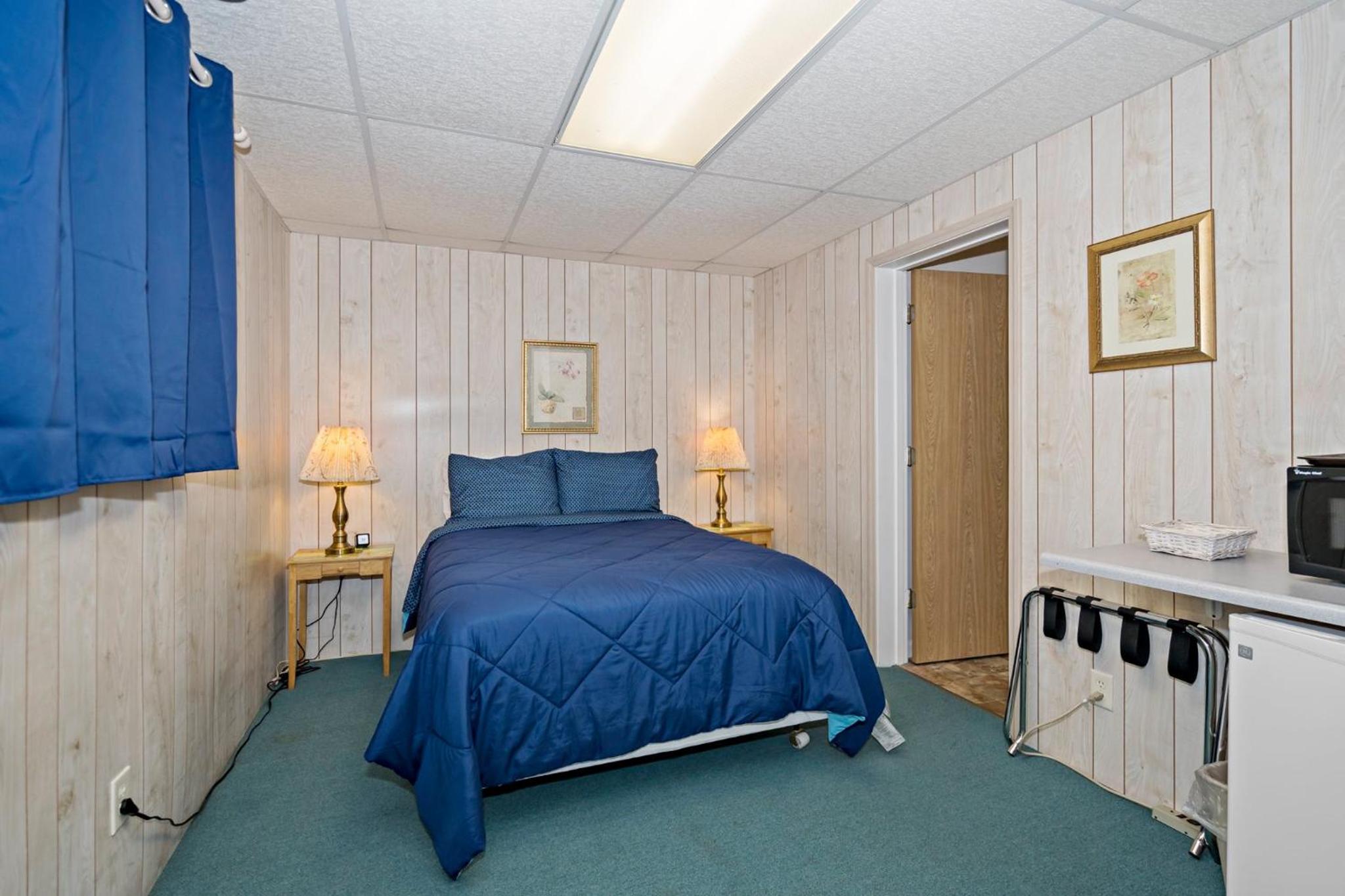 Queen Room photo 1