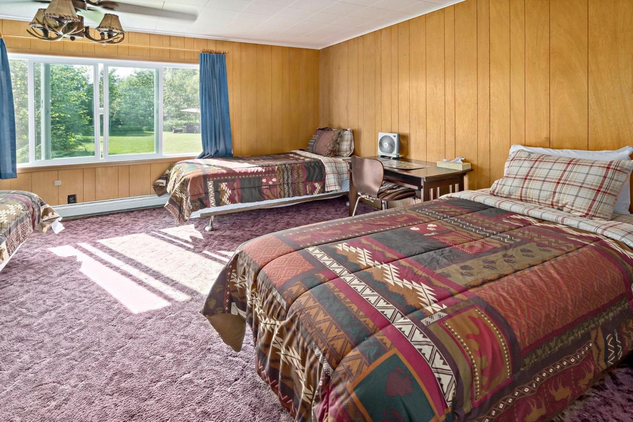 Deluxe Family Room photo 2