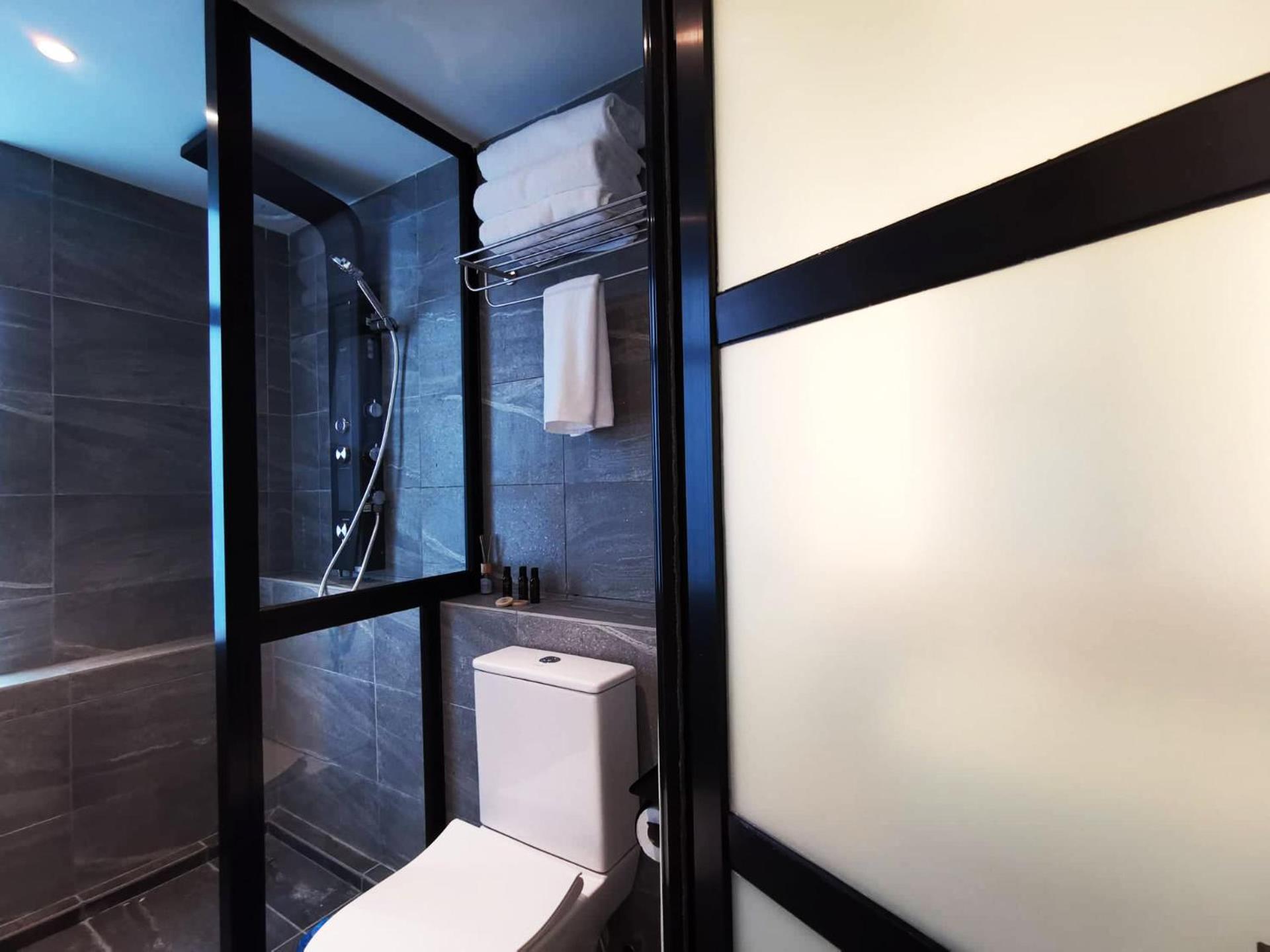 Deluxe Double Room - Photo 8