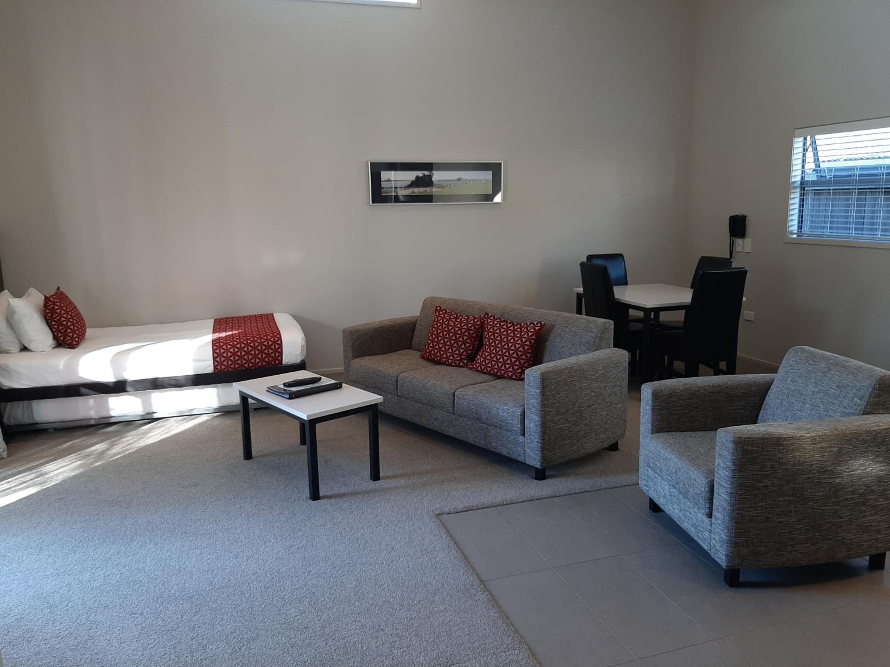 Deluxe Suite with Spa Bath