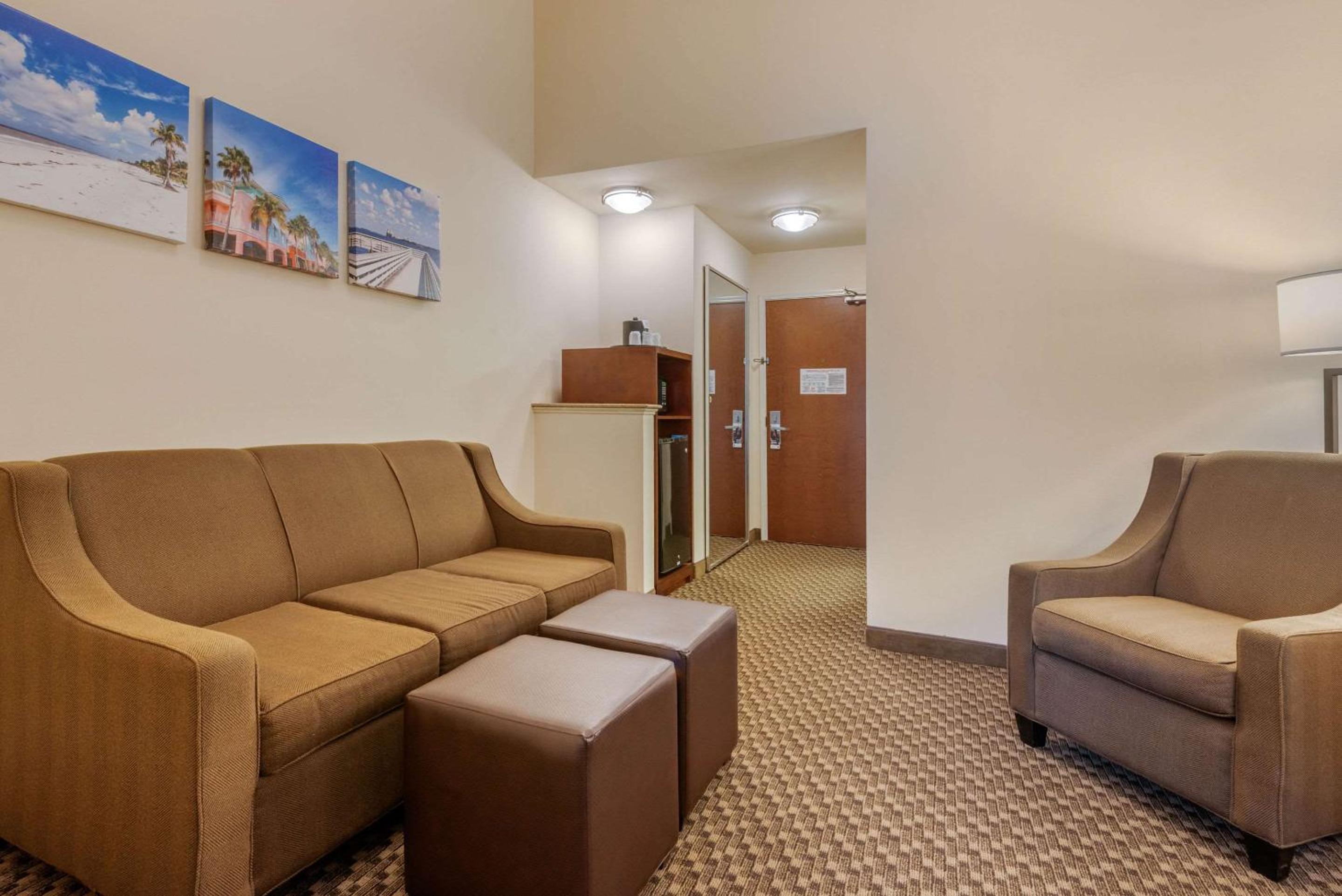 King Suite - Photo 1