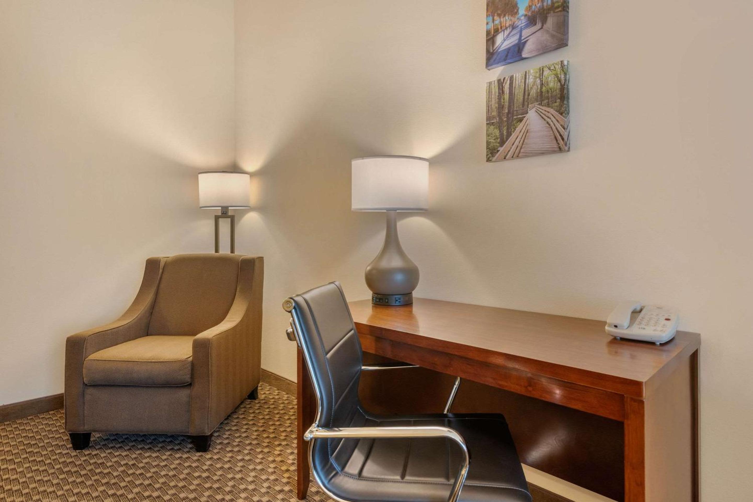 King Suite - Photo 5