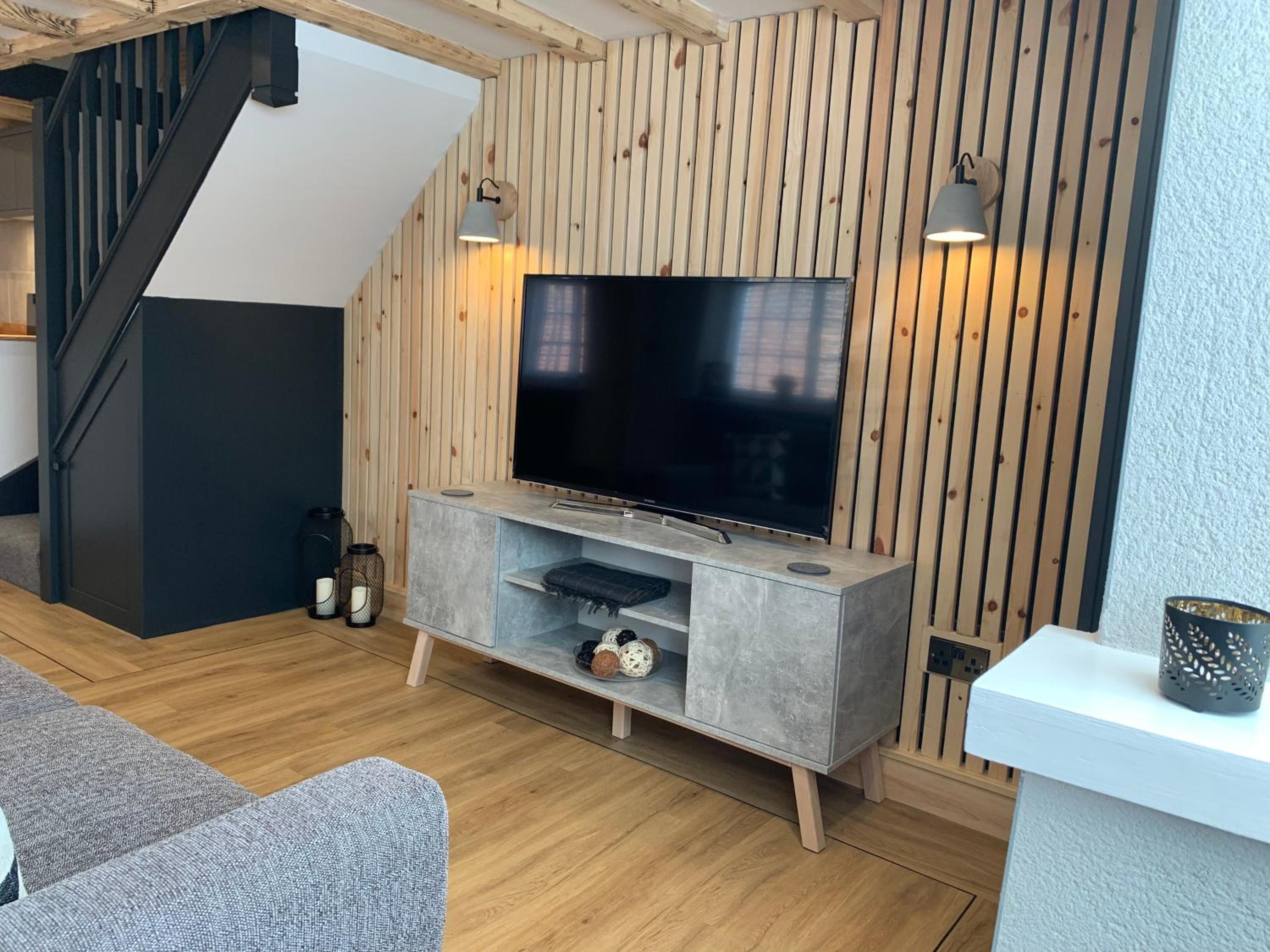 One-Bedroom House - Photo 16