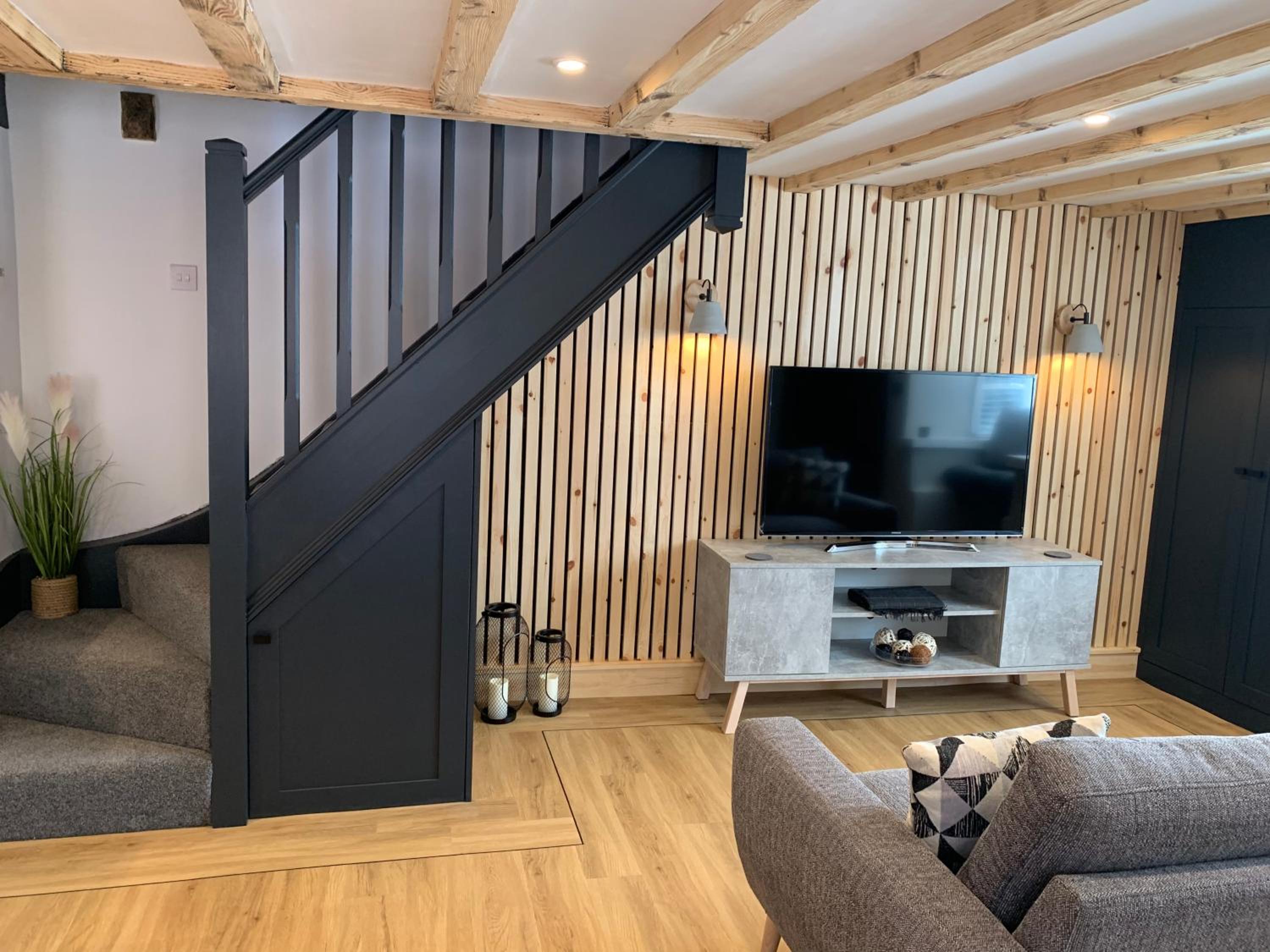 One-Bedroom House - Photo 17