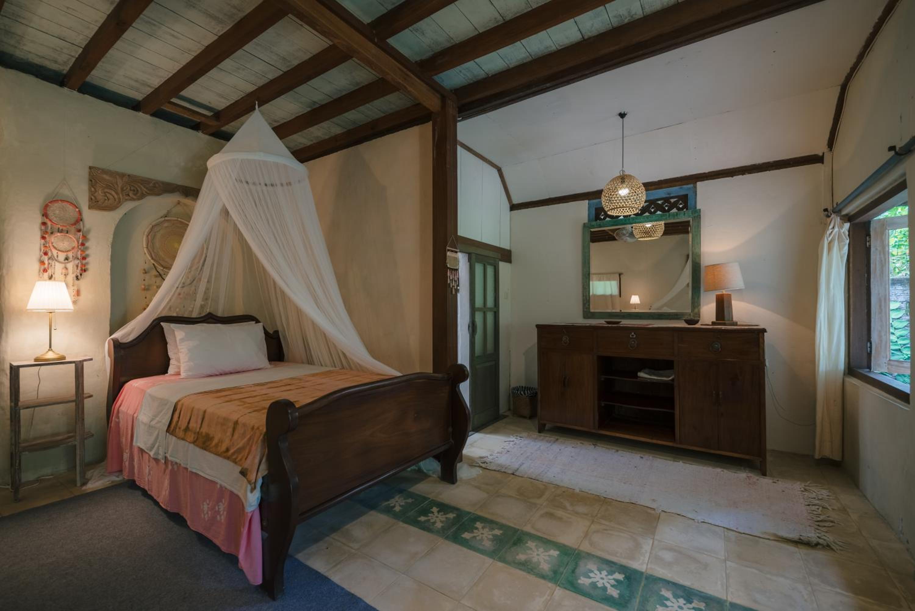 Two-Bedroom Bungalow with Garden View photo 3