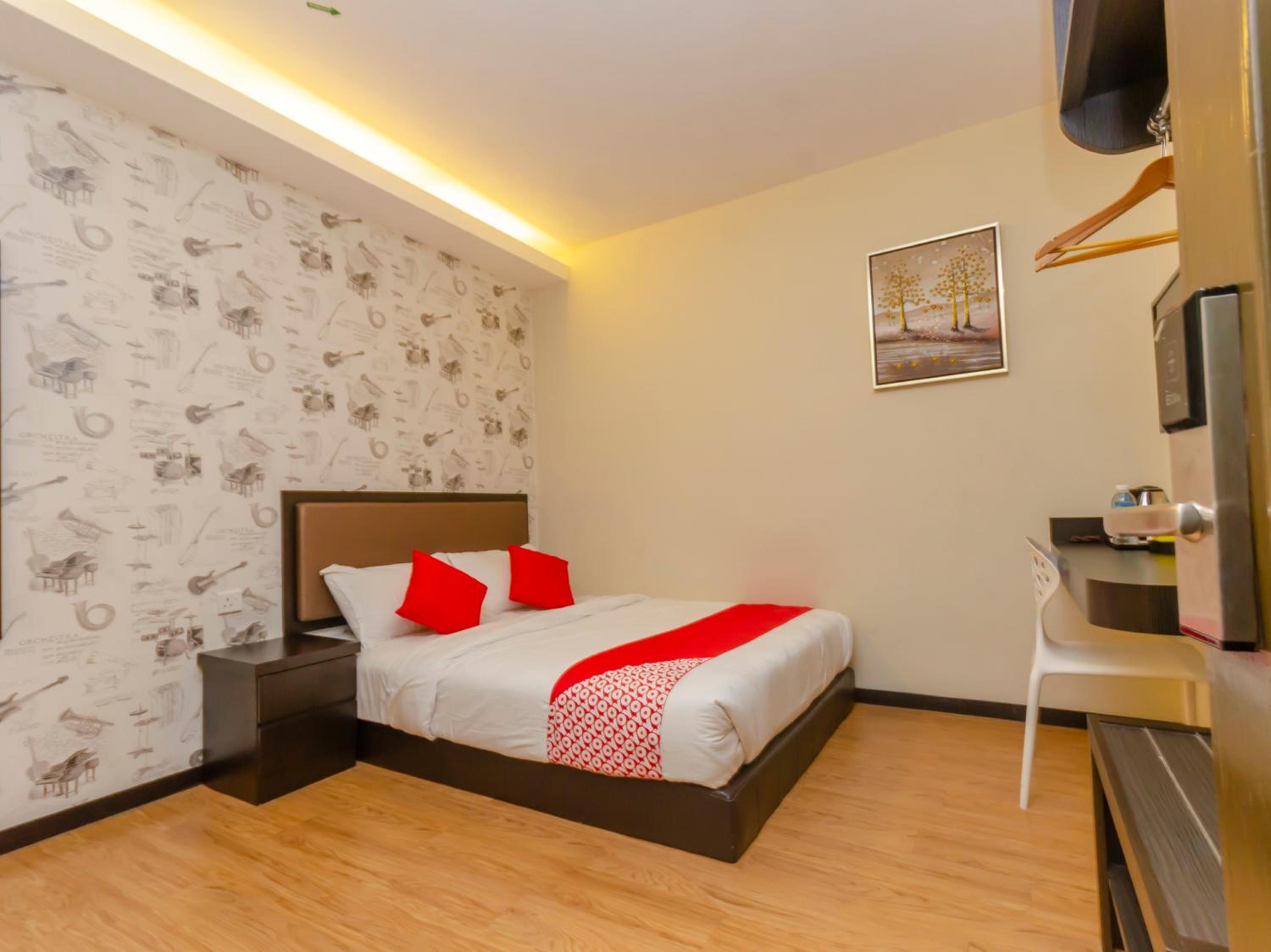 Standard Queen Room photo 3