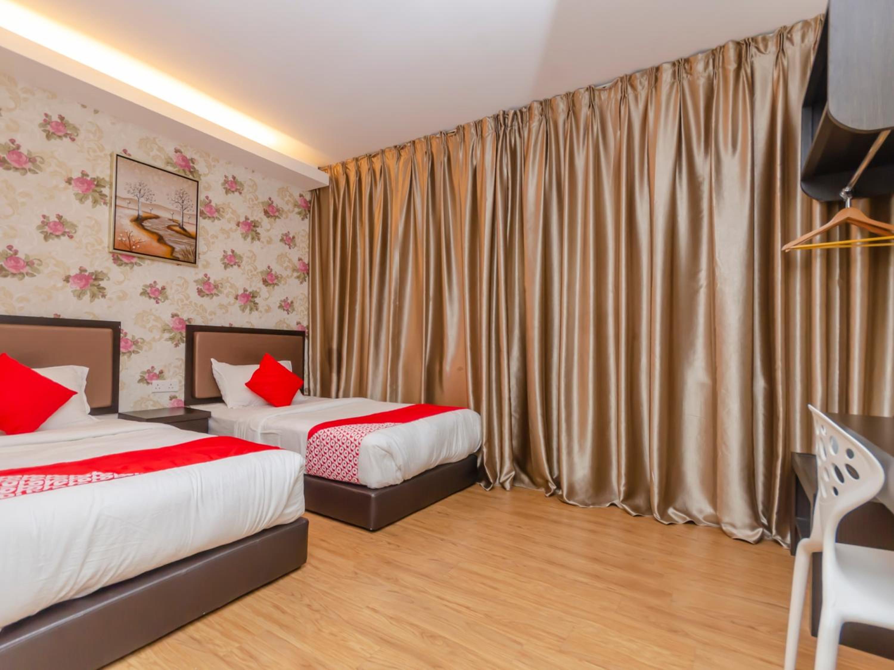 Deluxe Twin Room photo 2