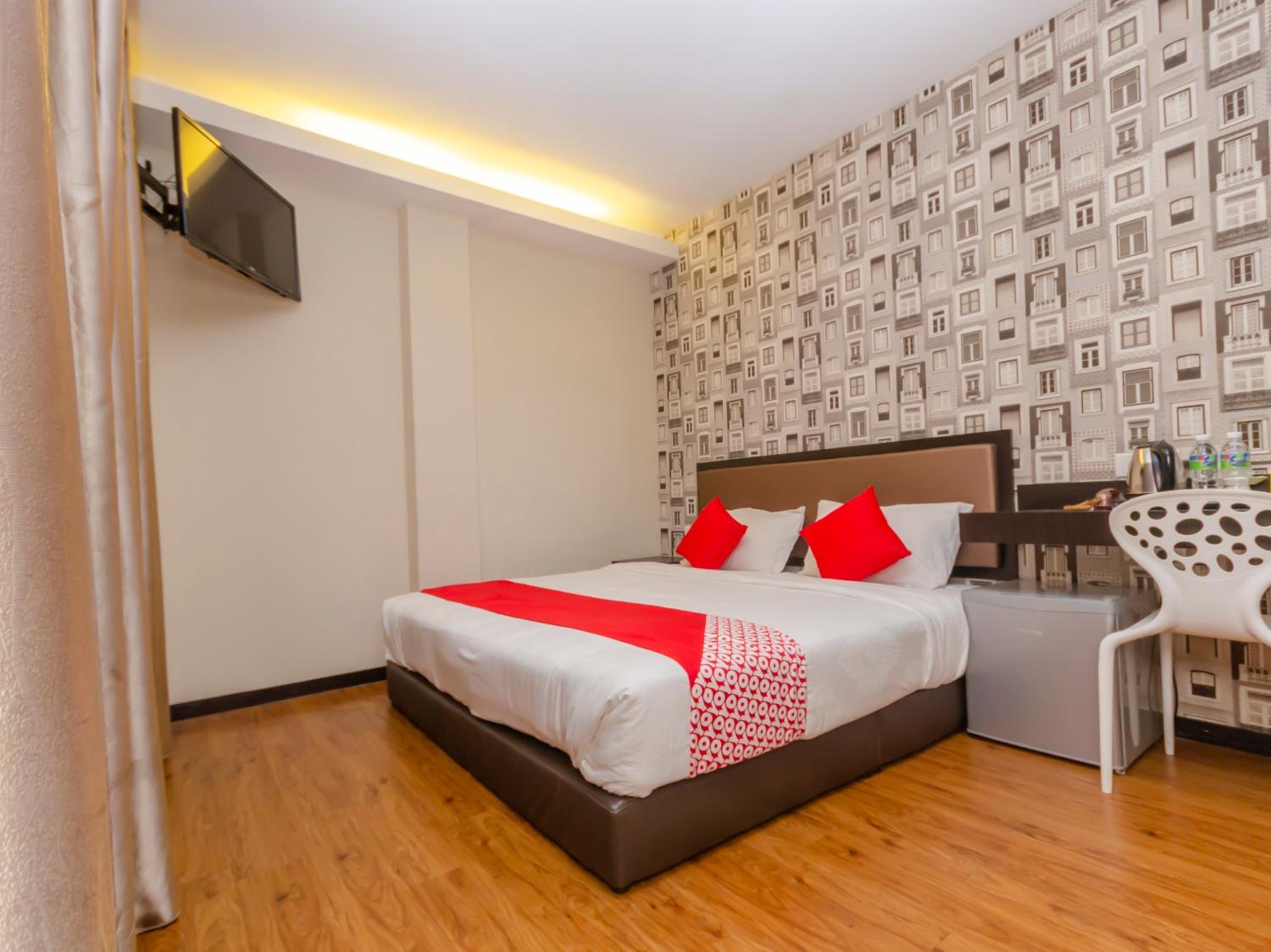 Deluxe King Room photo 2