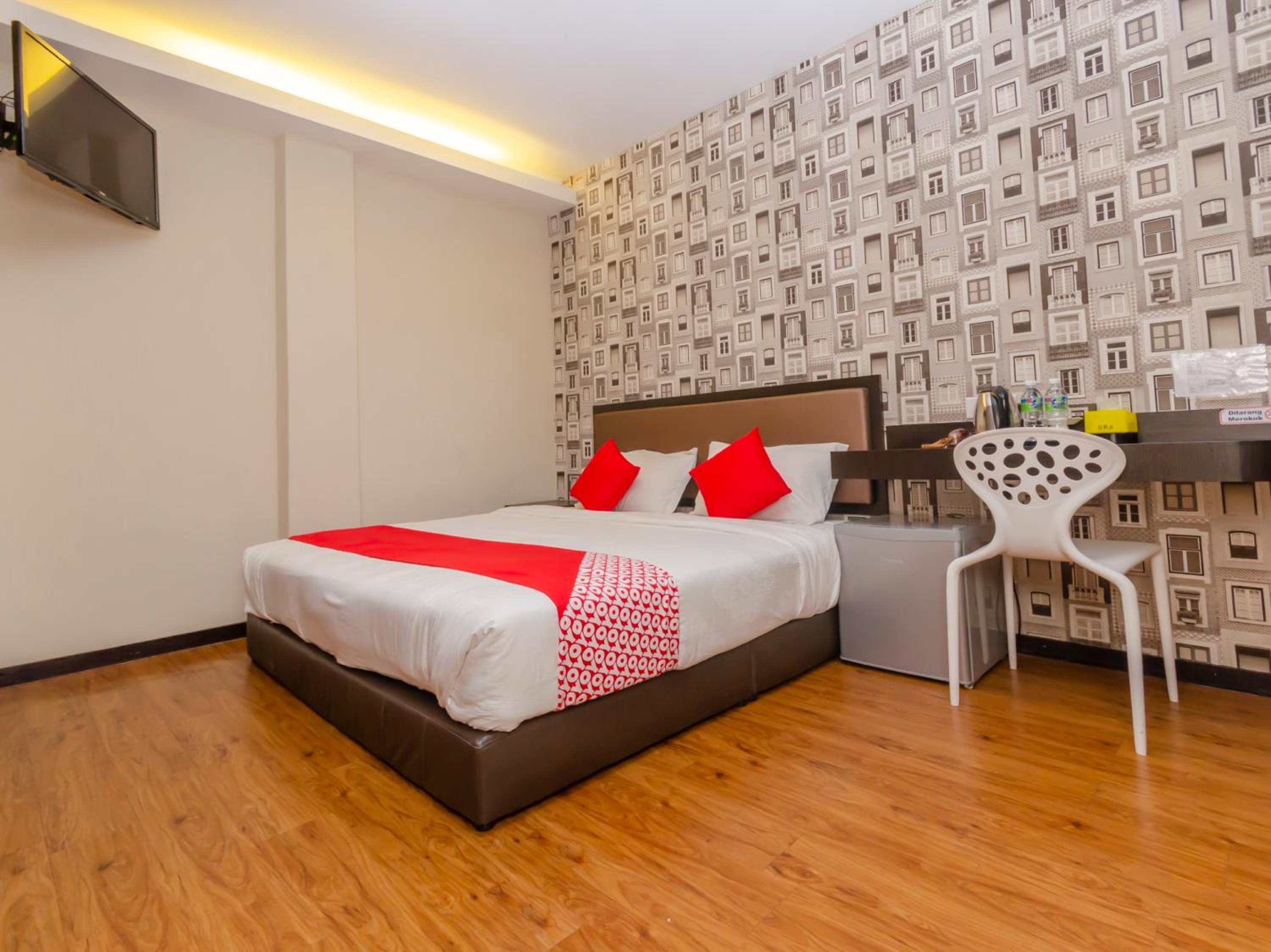 Deluxe King Room photo 3