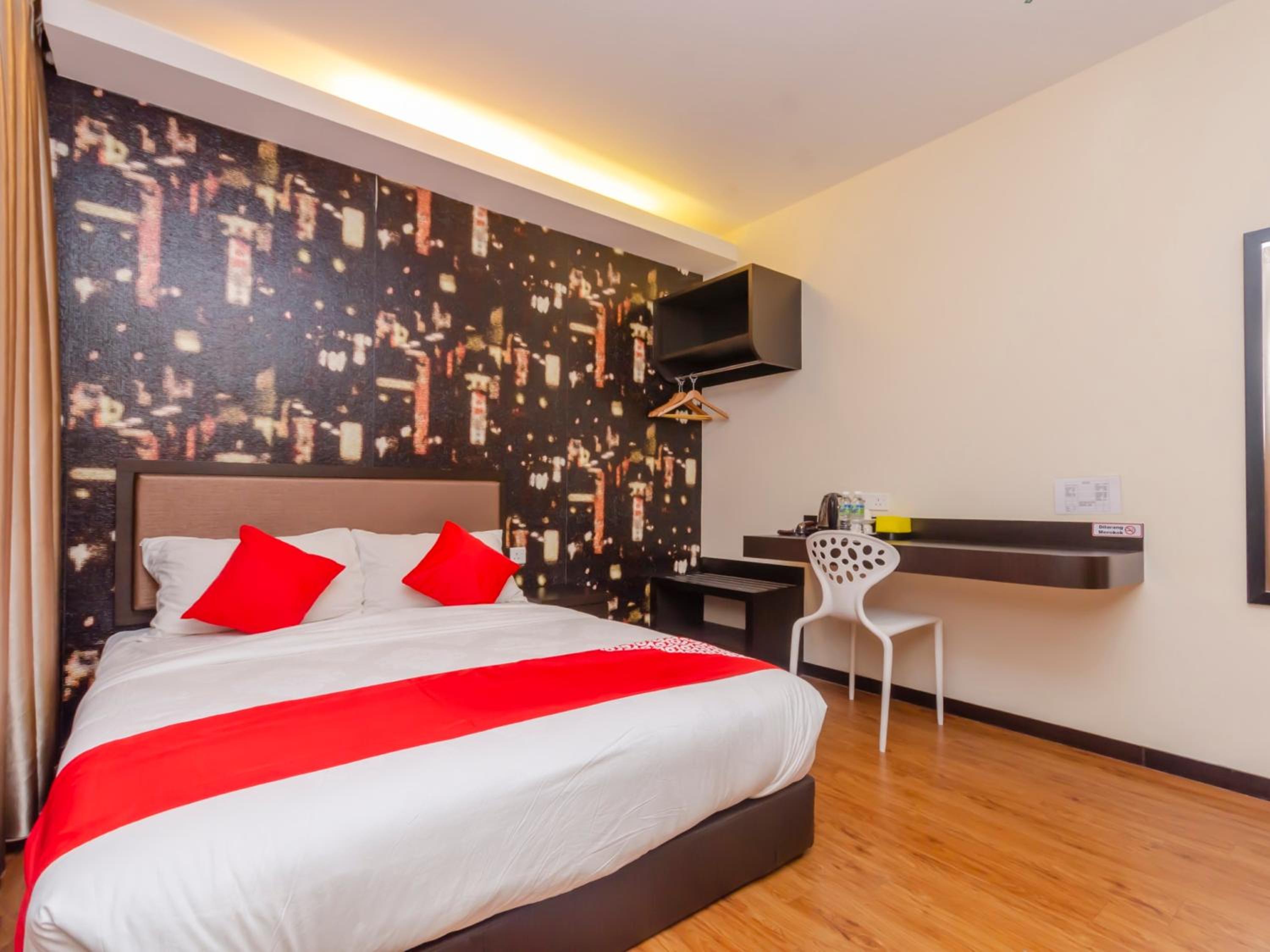 Deluxe Queen Room photo 2