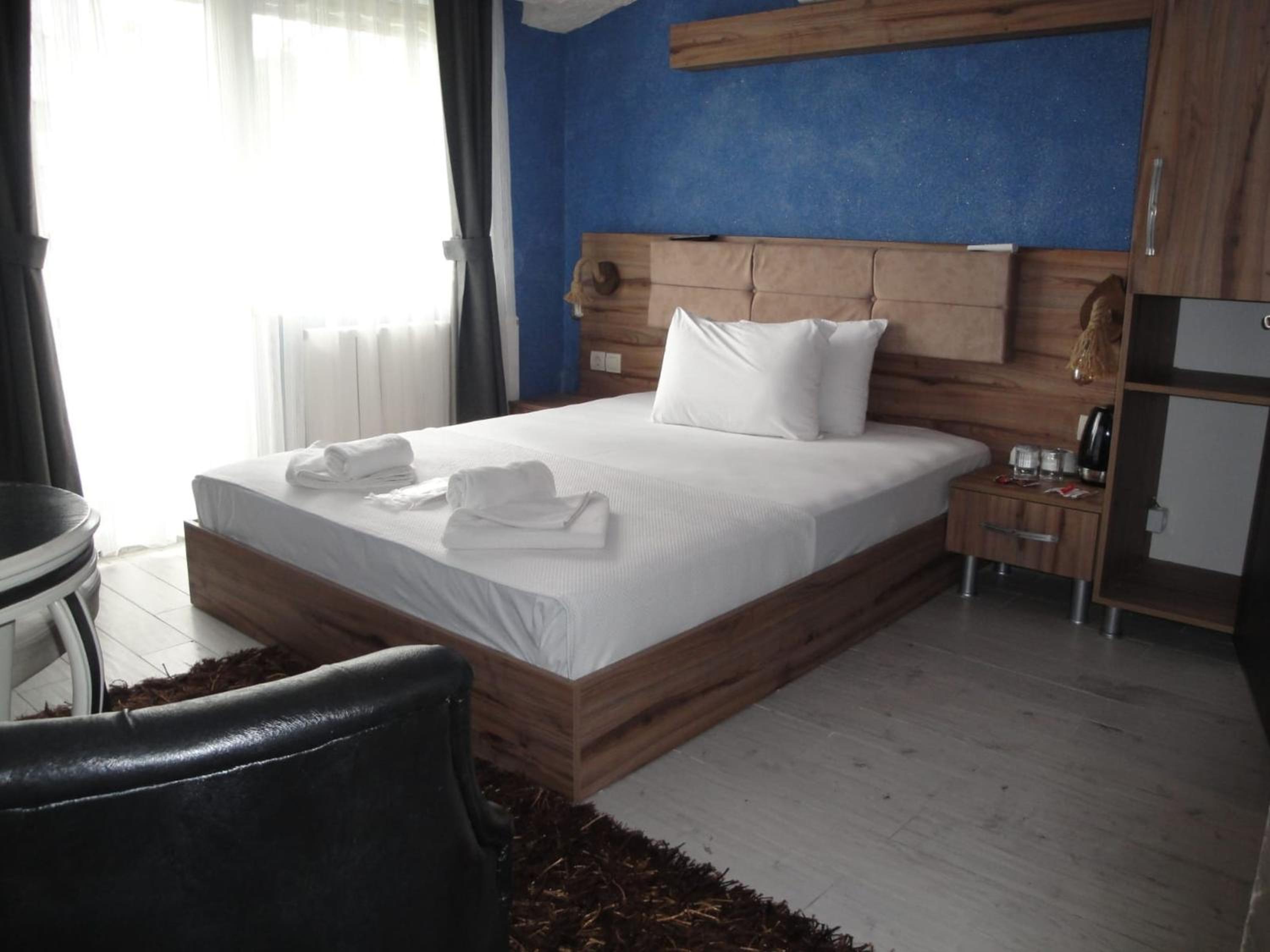 Budget Double Room photo 2
