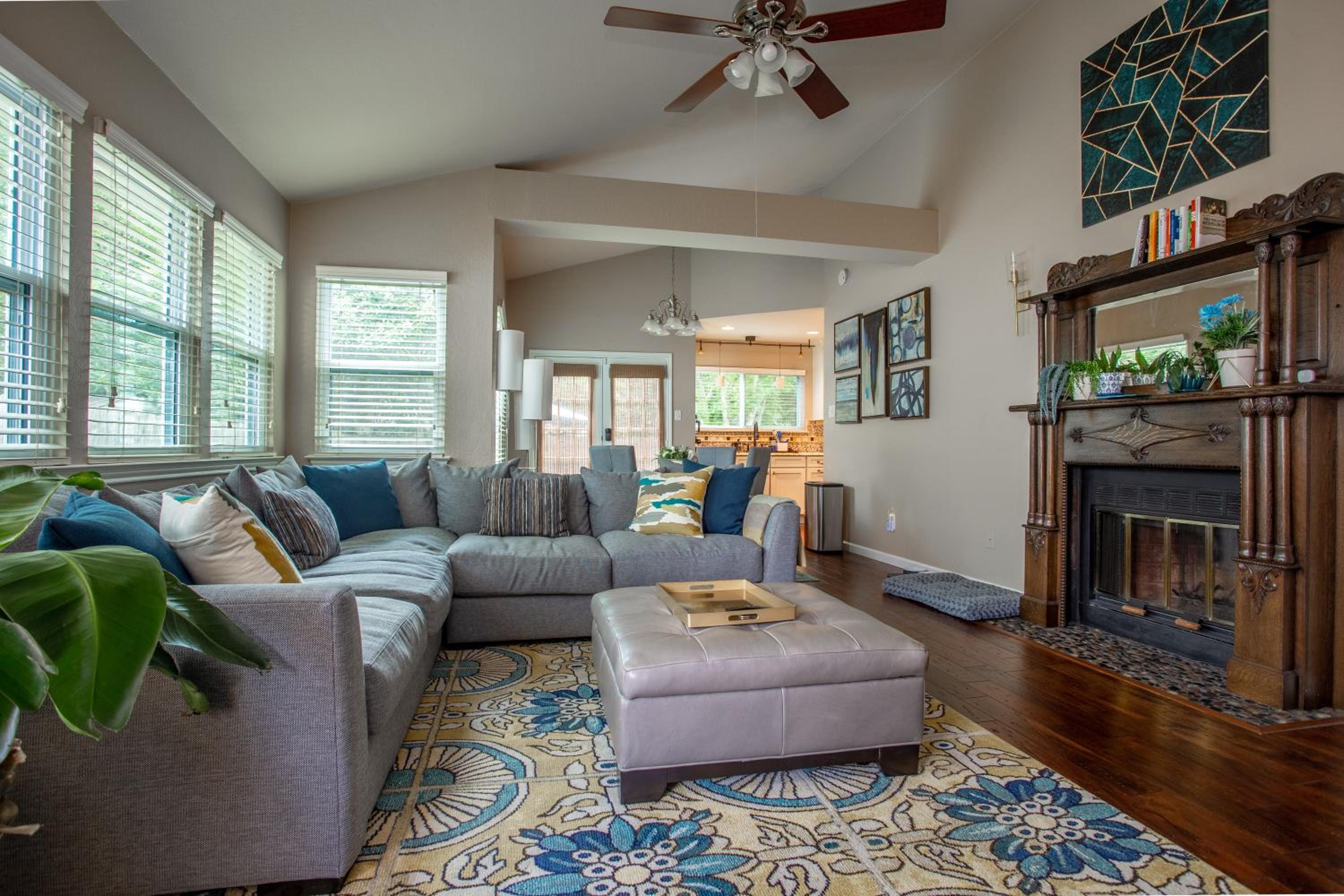 Two-Bedroom House - Photo 33