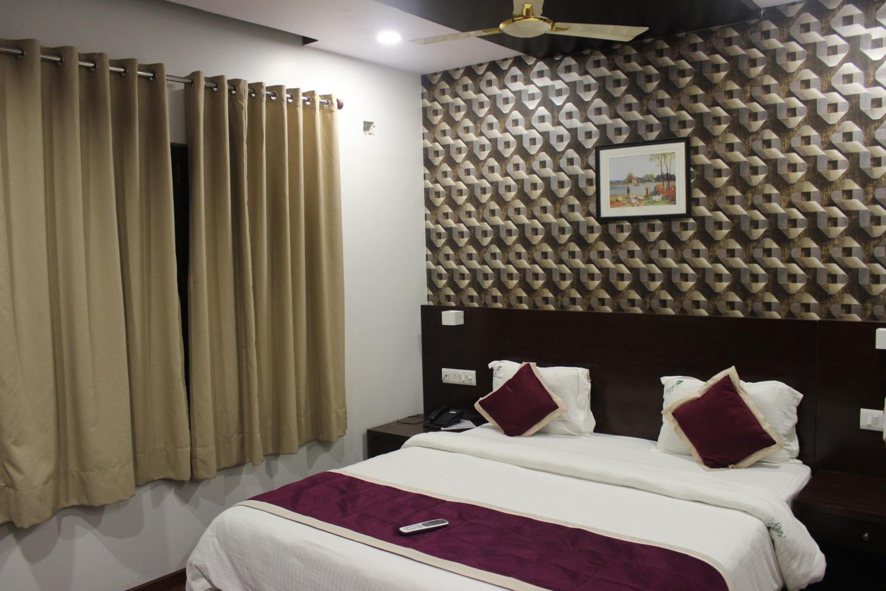 Deluxe Room - Photo 4