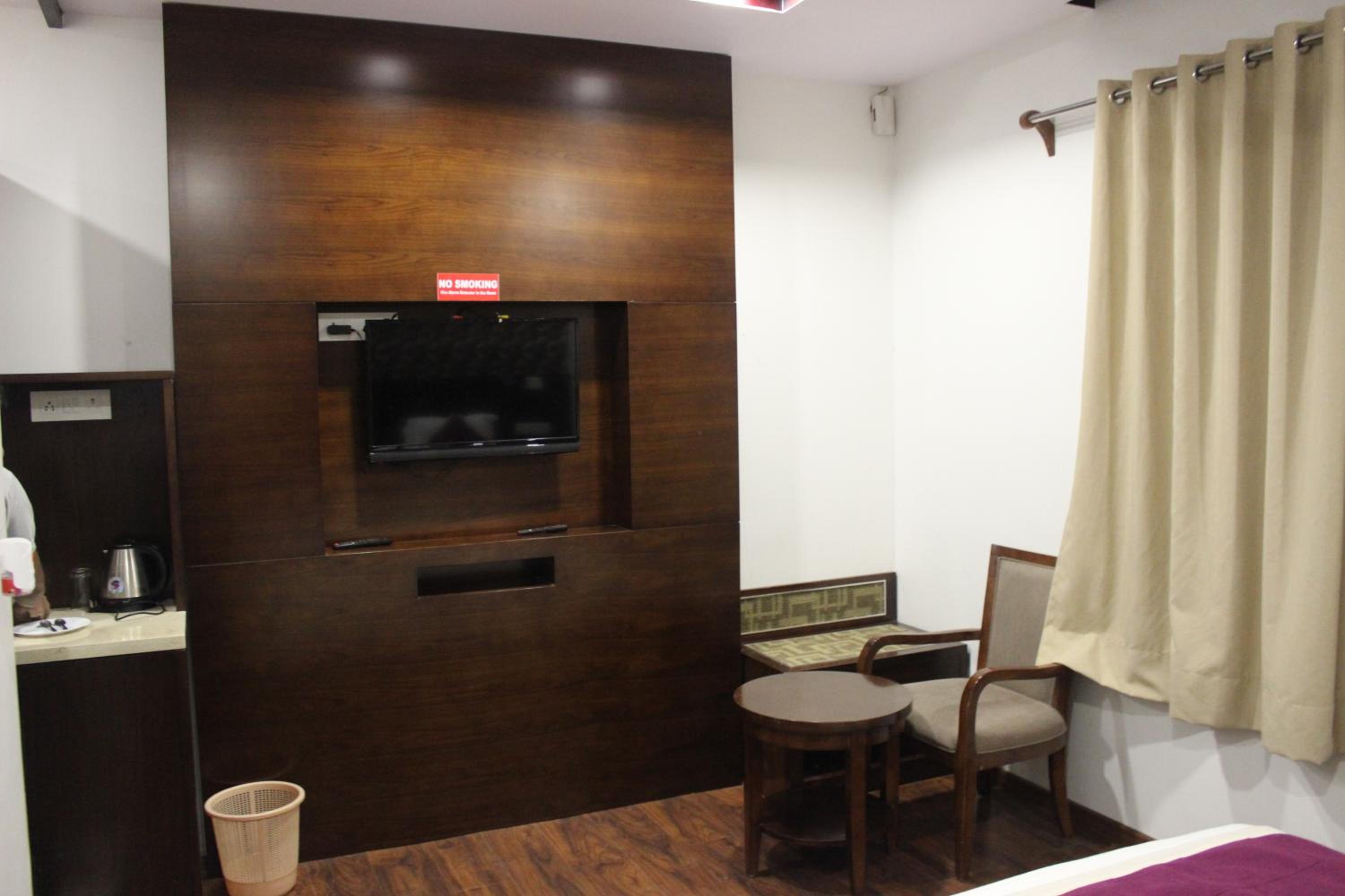 Deluxe Room - Photo 1
