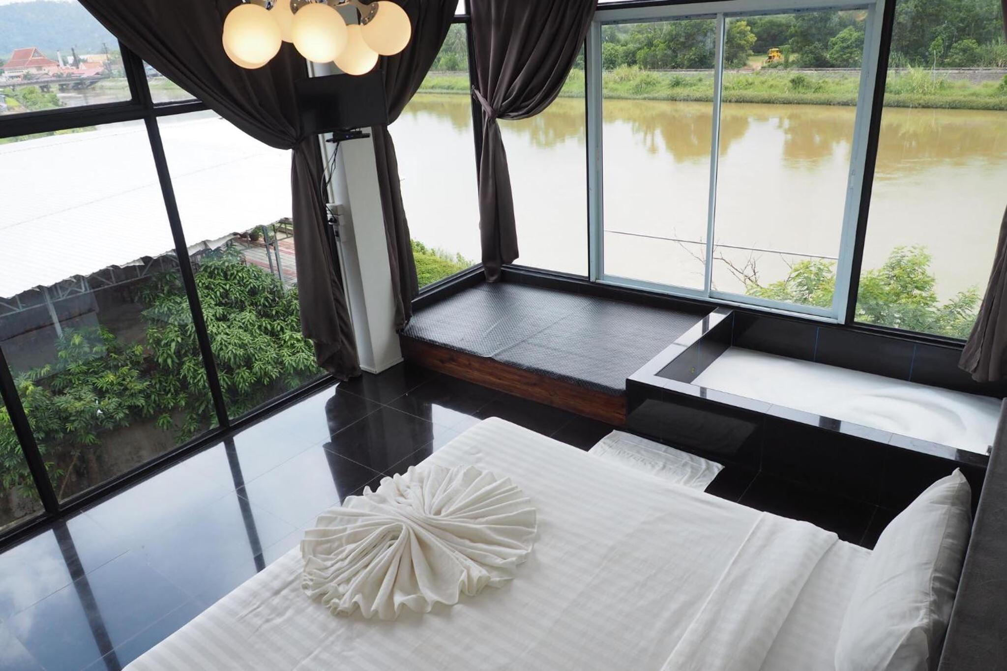Deluxe Double Room with Bath