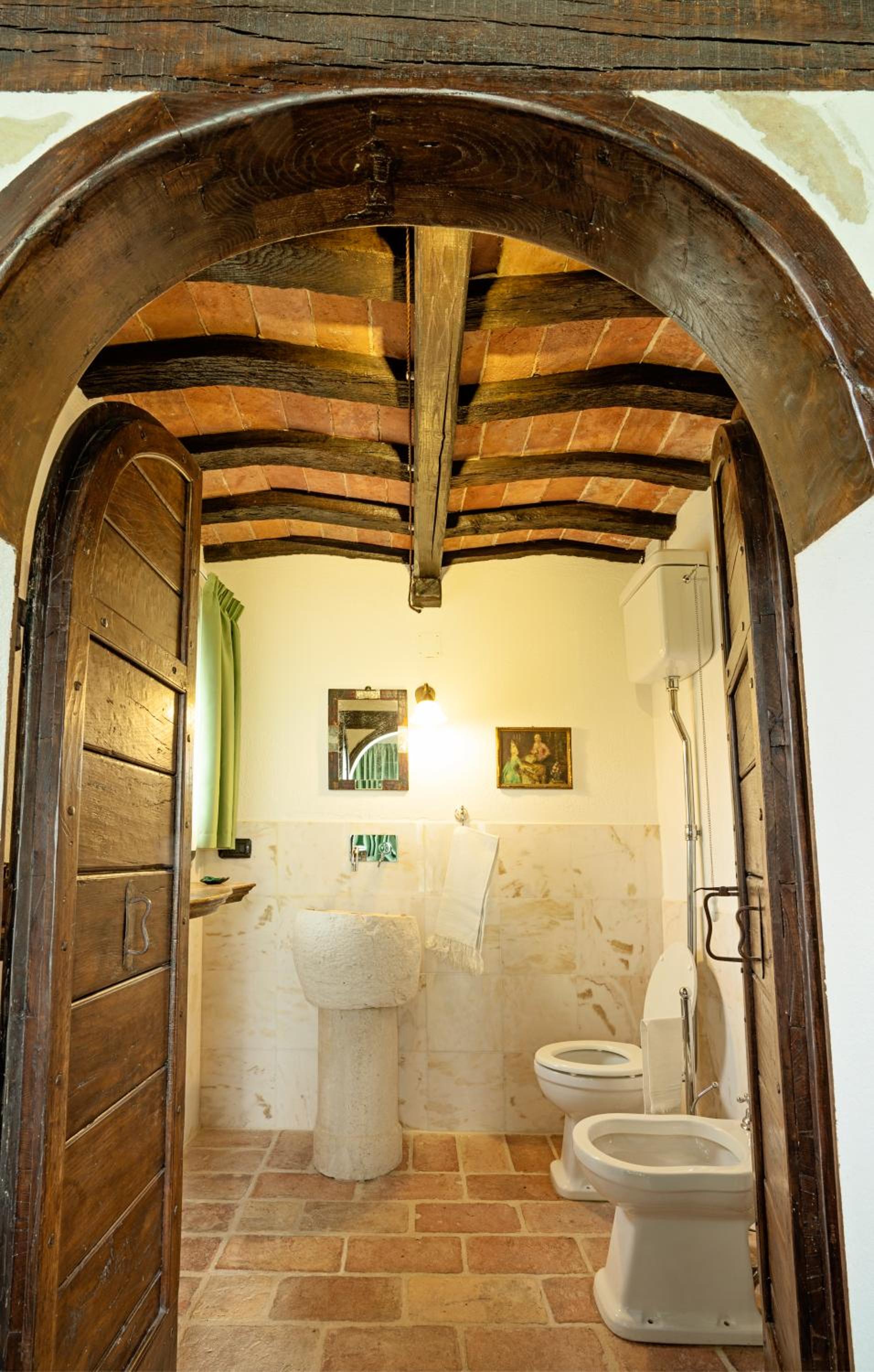 King Room with Spa Bath - Photo 8
