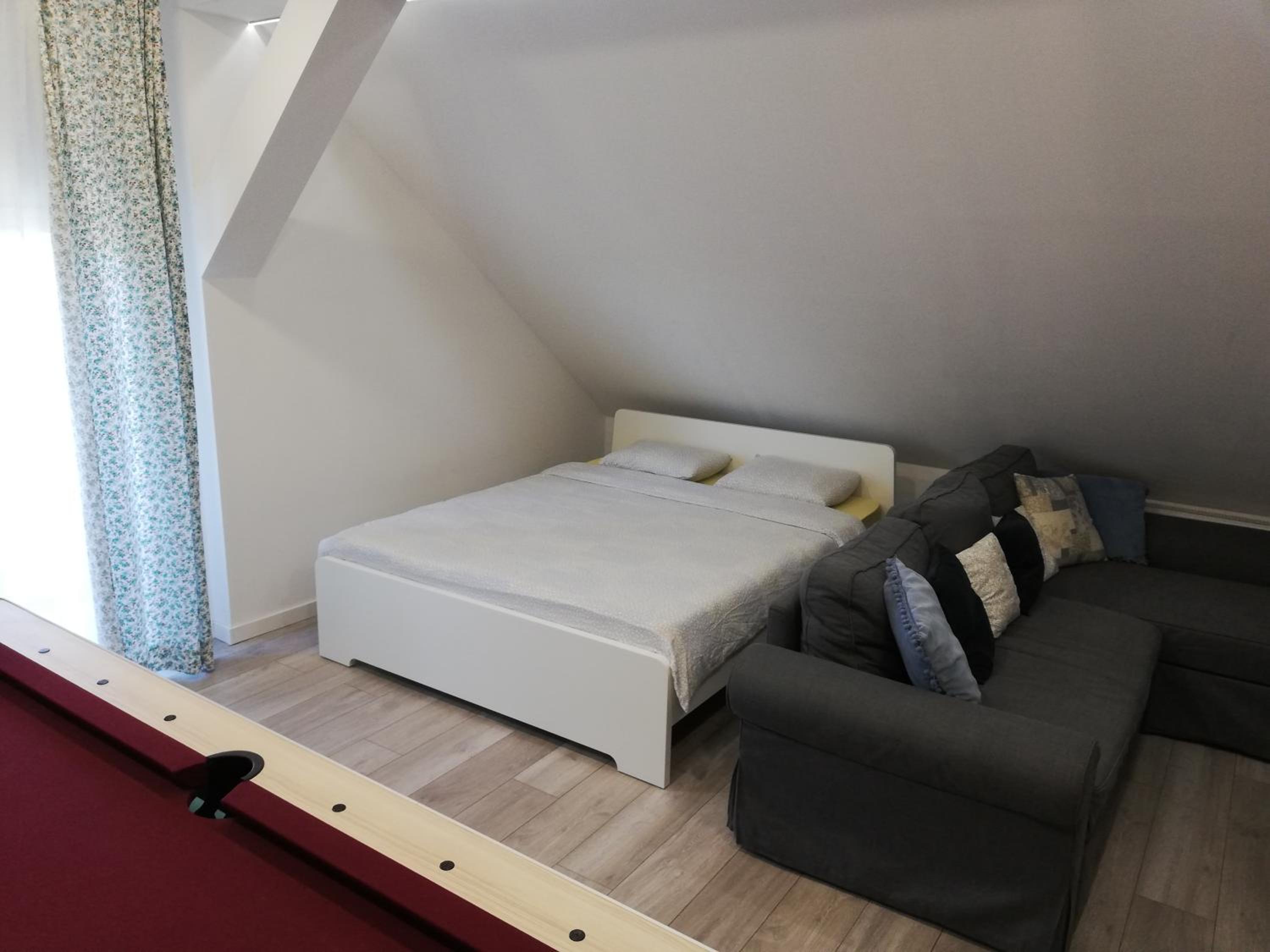 Studio Apartment - Photo 12