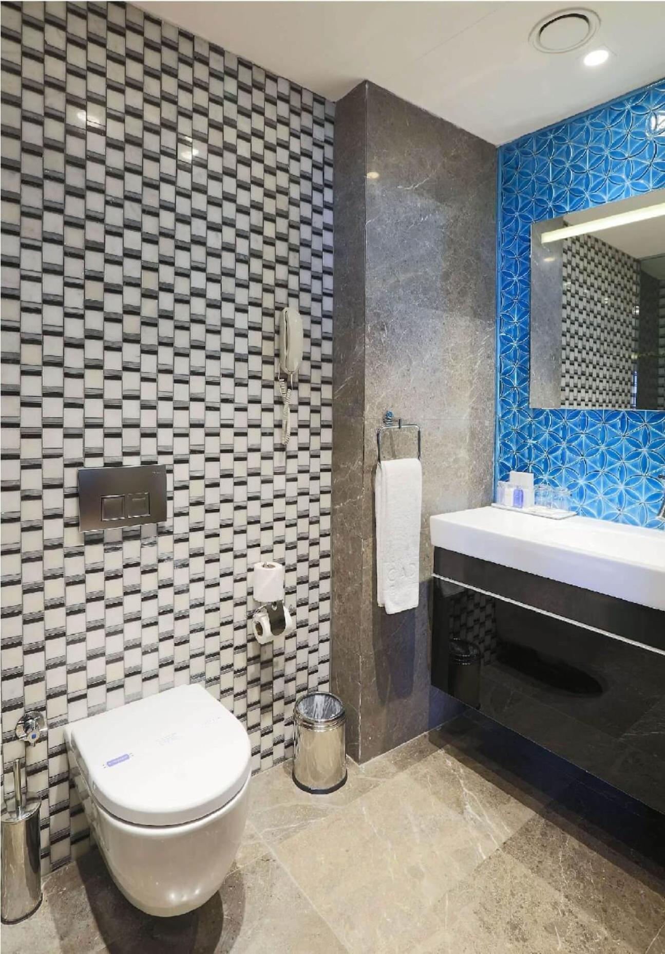 Double or Twin Room with Sea View