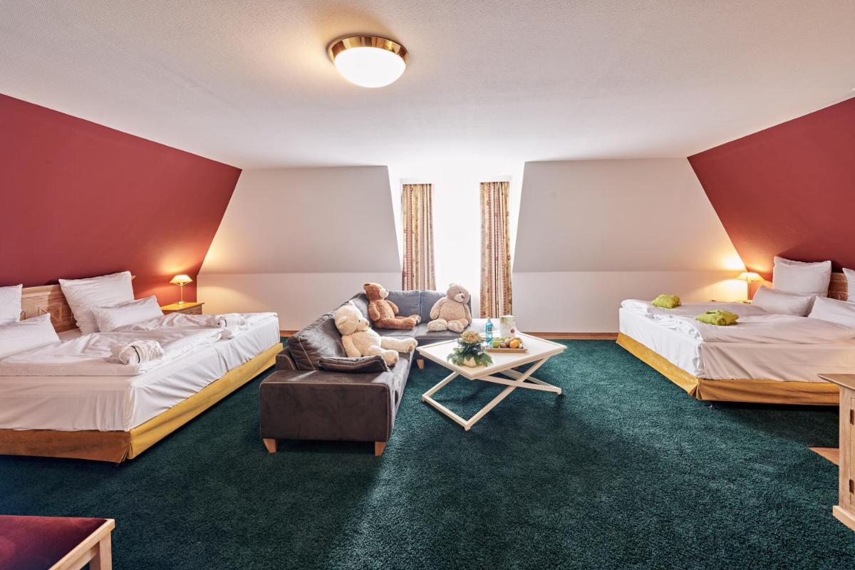Family Room photo 2