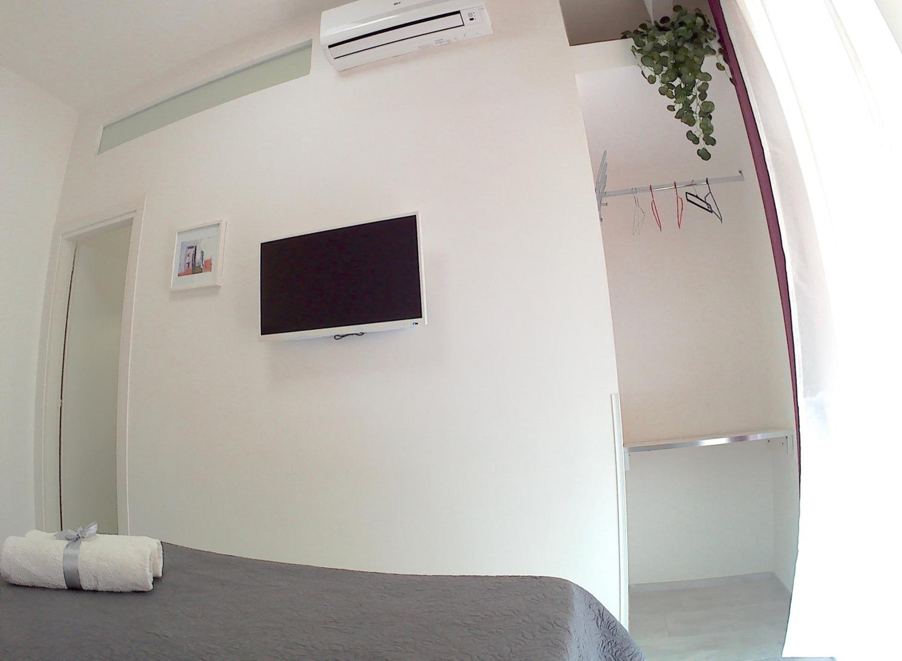 Double Room with Terrace - Photo 2